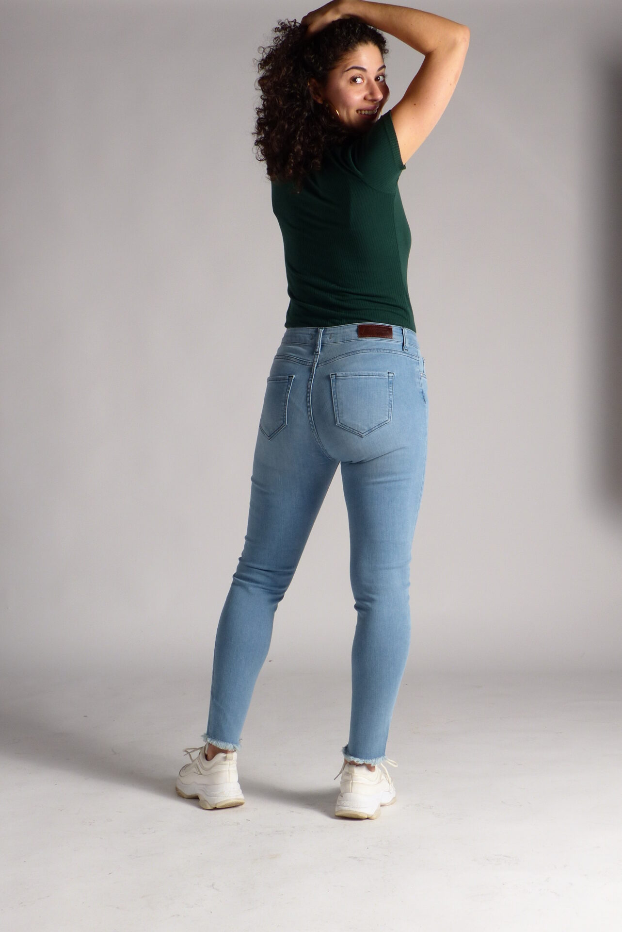 AA Spontané Skinny Effiloché jean bleu clair chevilles