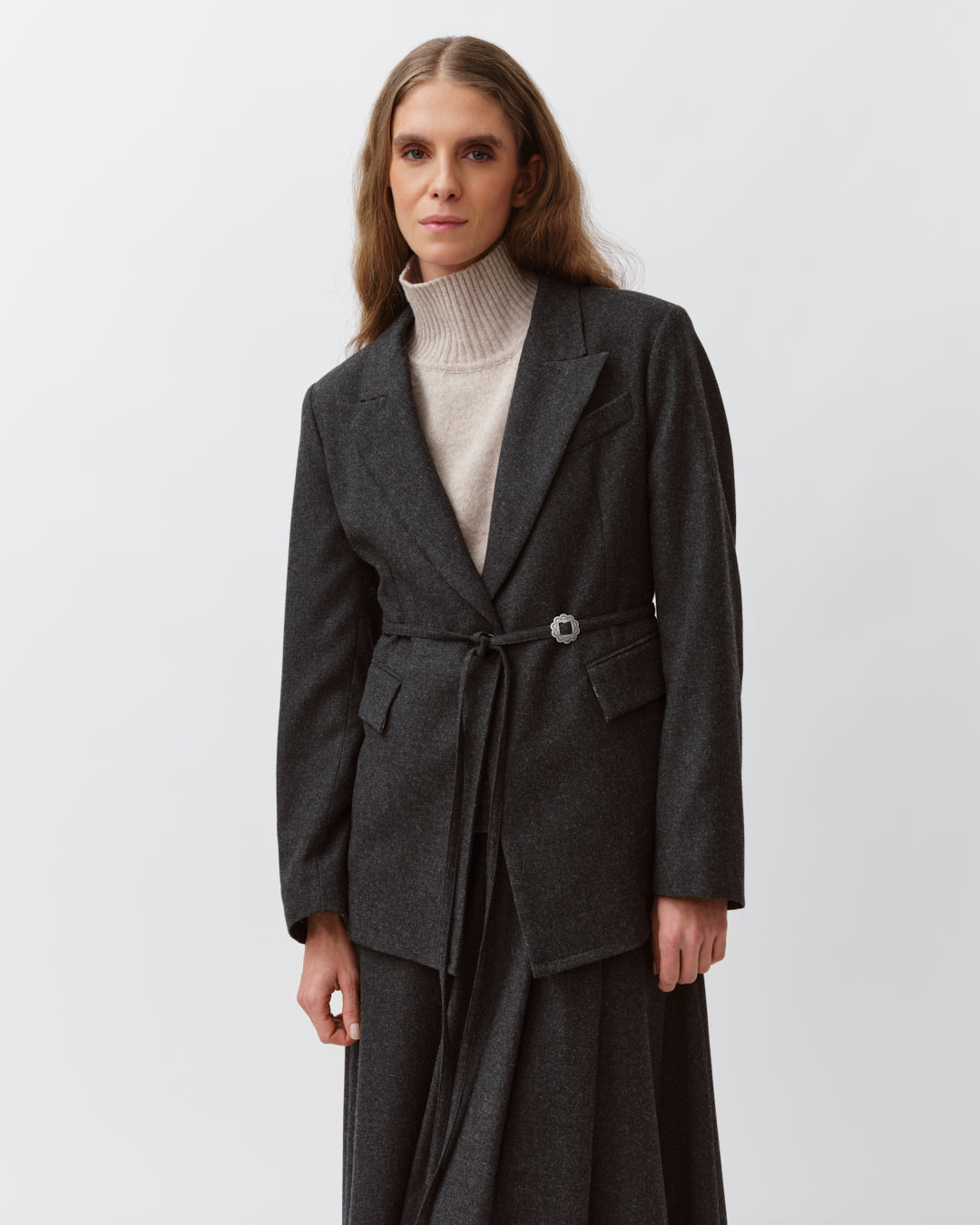 Diega Vigio veste droite anthracite ceinturée