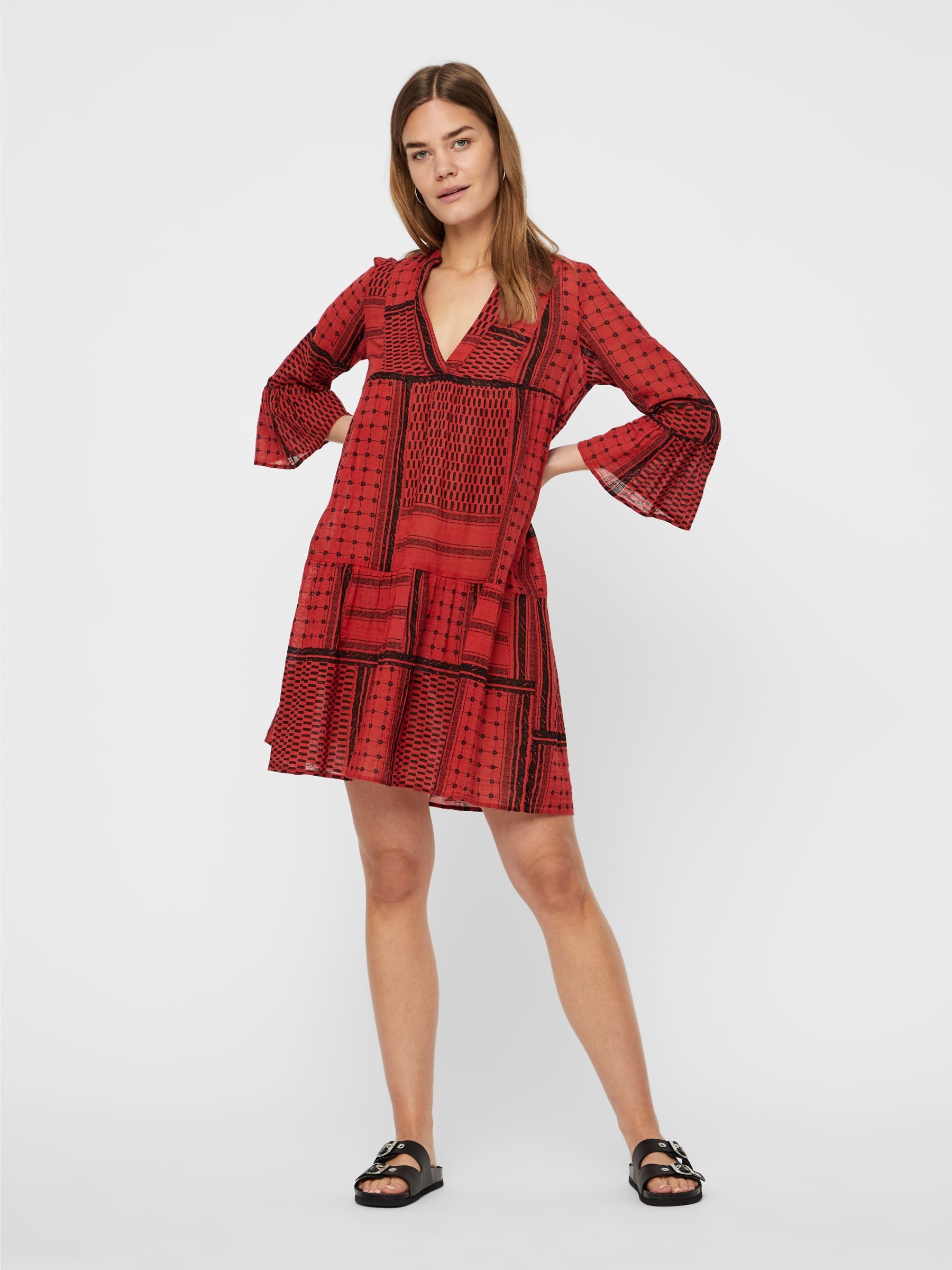 Noisy May robe courte imprimée col V manches 3/4