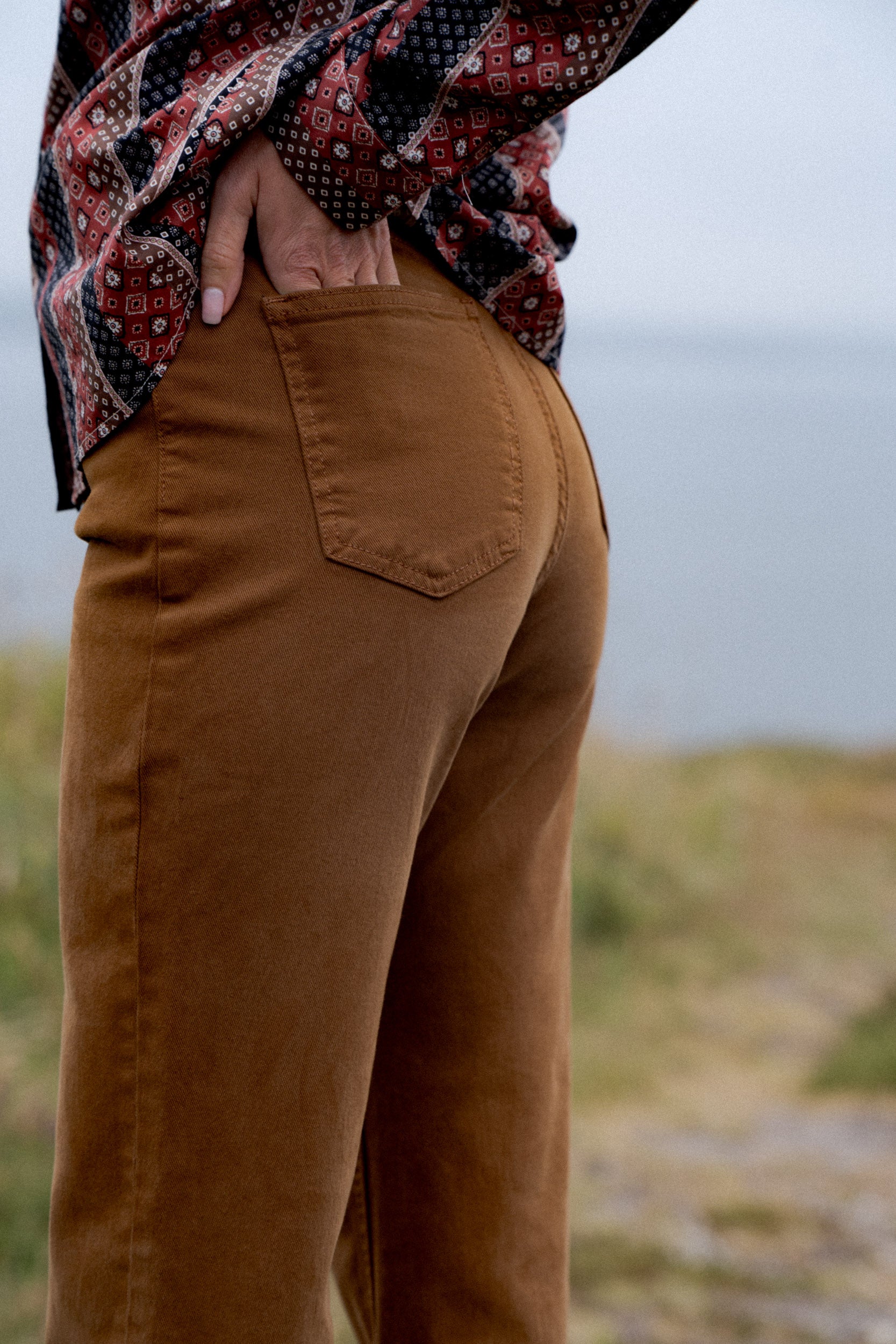 Maison Onado Chiara jean droit camel taille haute