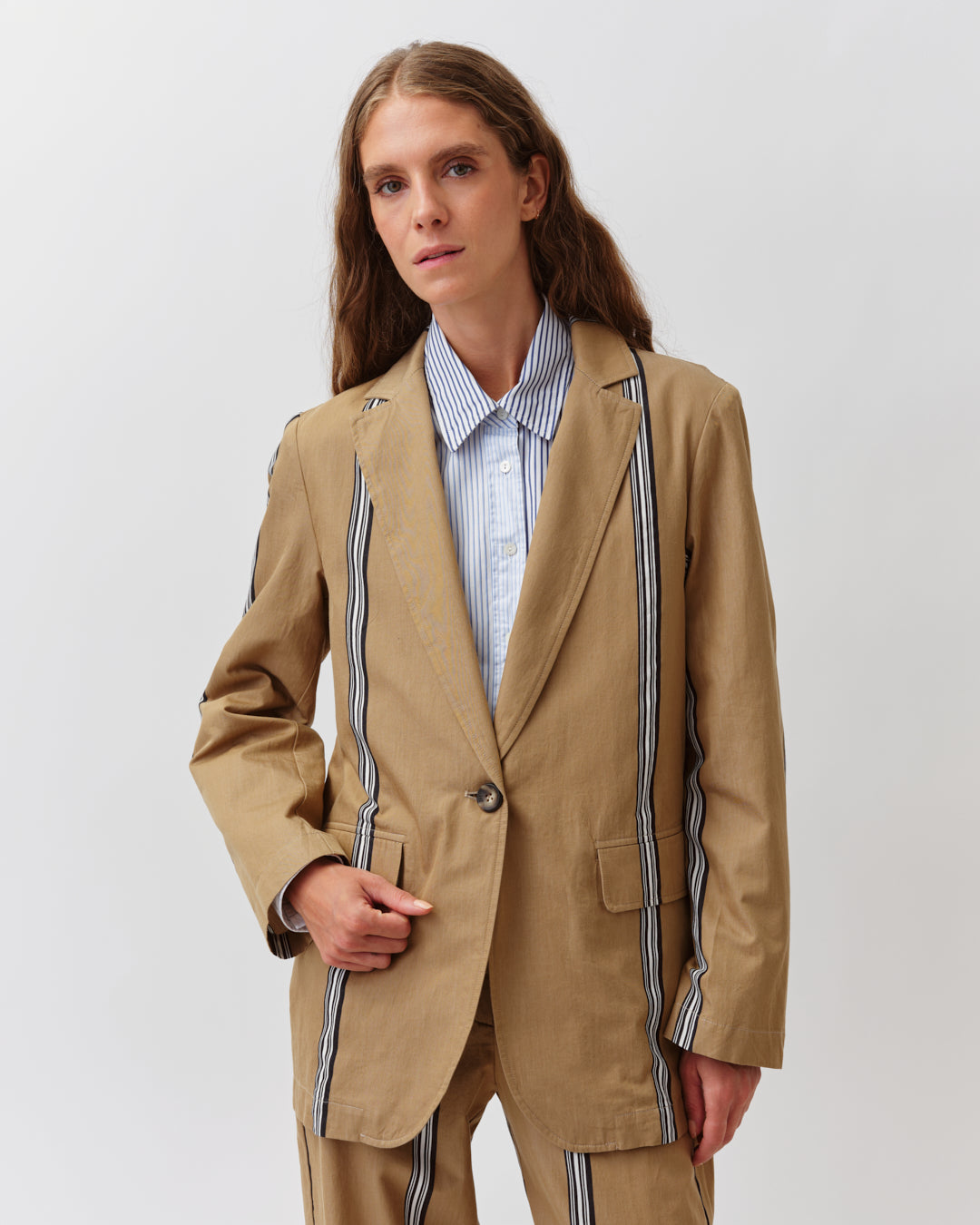 DIEGA Vouziano veste camel coupe droite