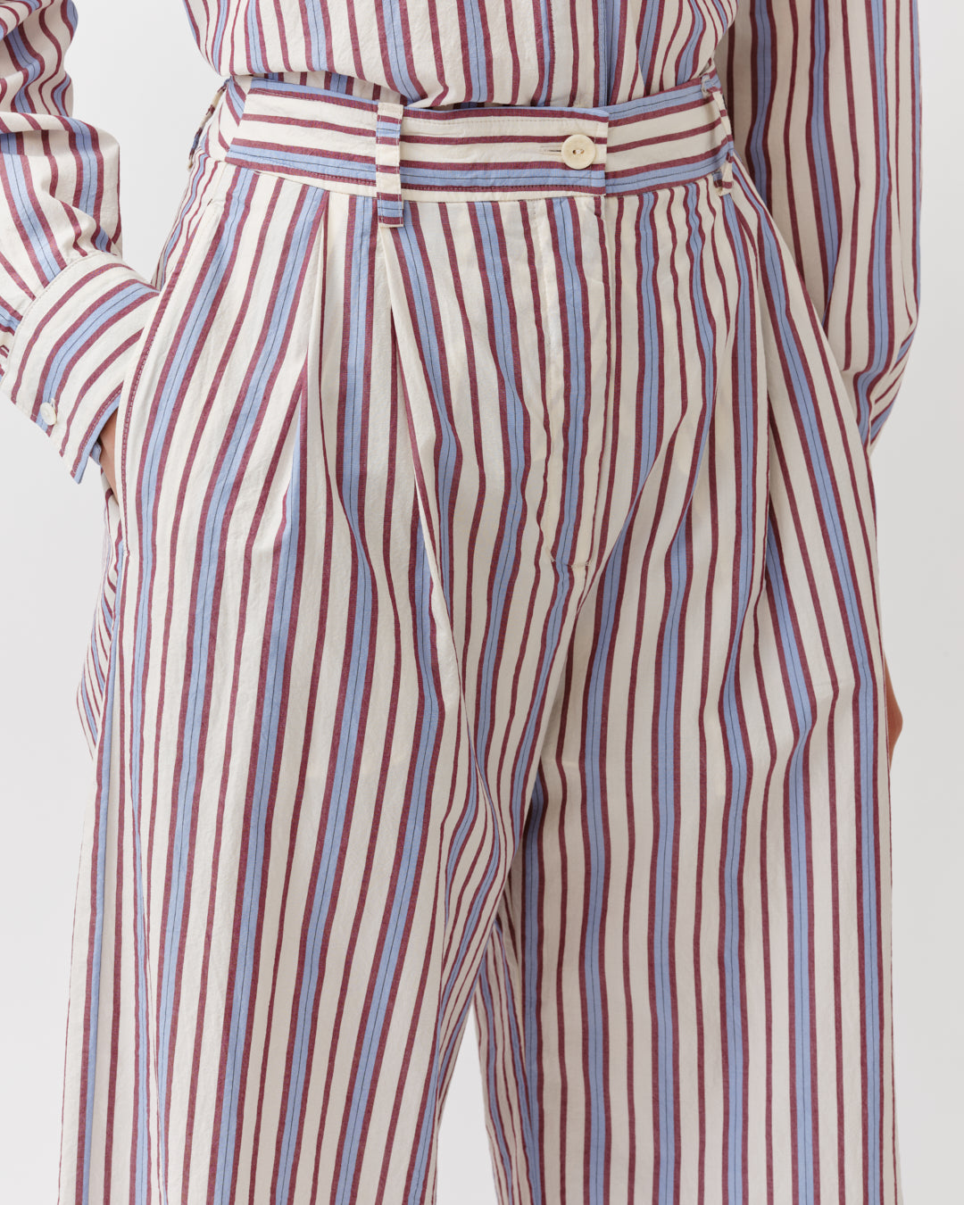 Diega Ponio pantalon ecru coupe droite