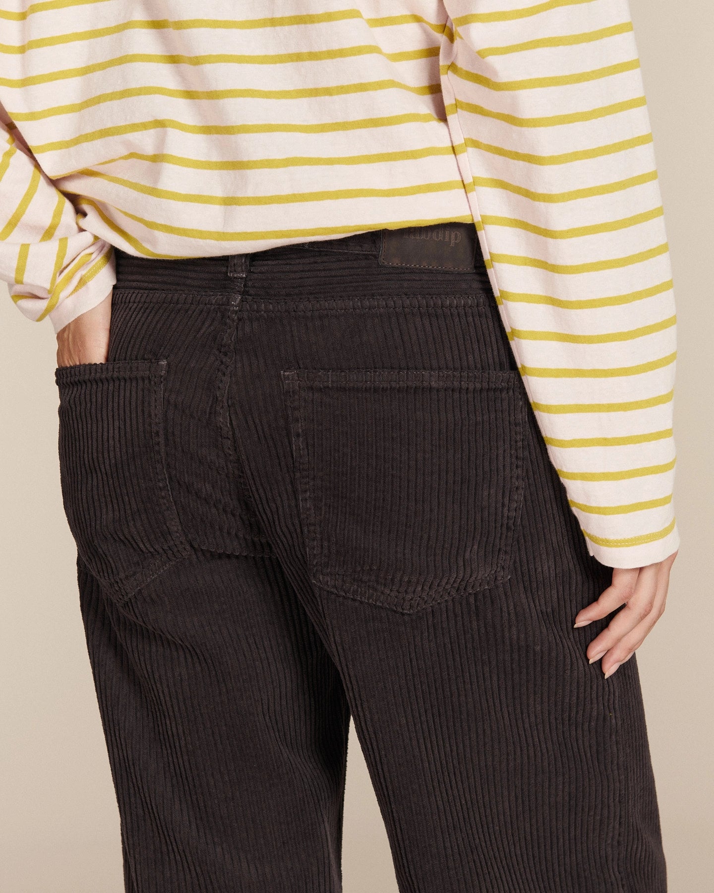 Labdip River Corduroy Dye pantalon velours truffe coton