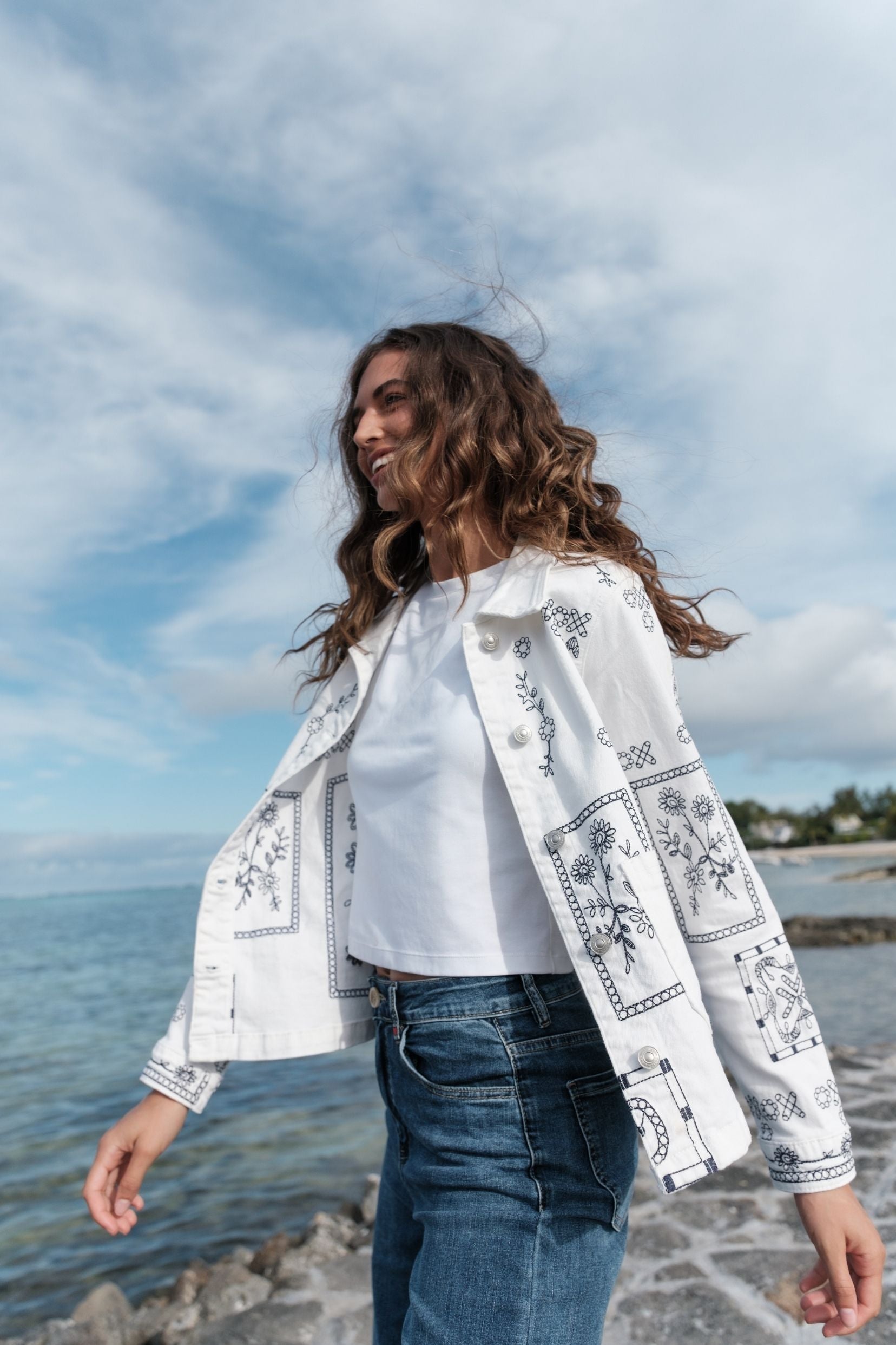 Maison Onado Marine veste droite blanche brodée coton
