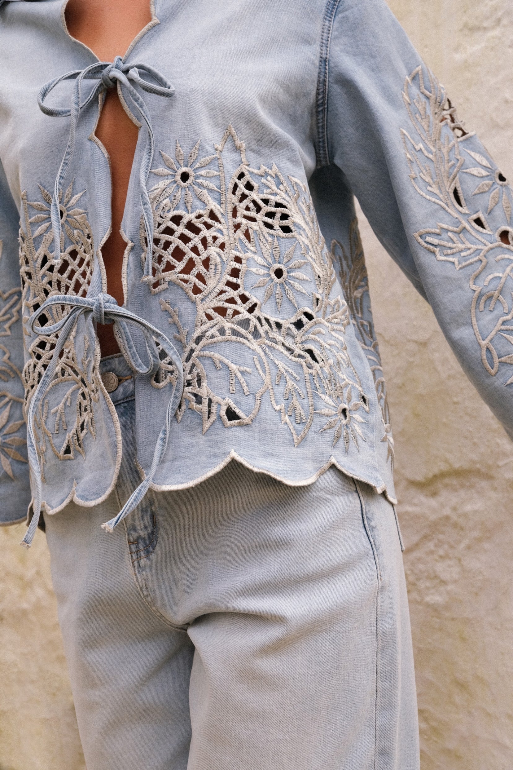 Maison Onado Jozy veste jean délavé clair brodée