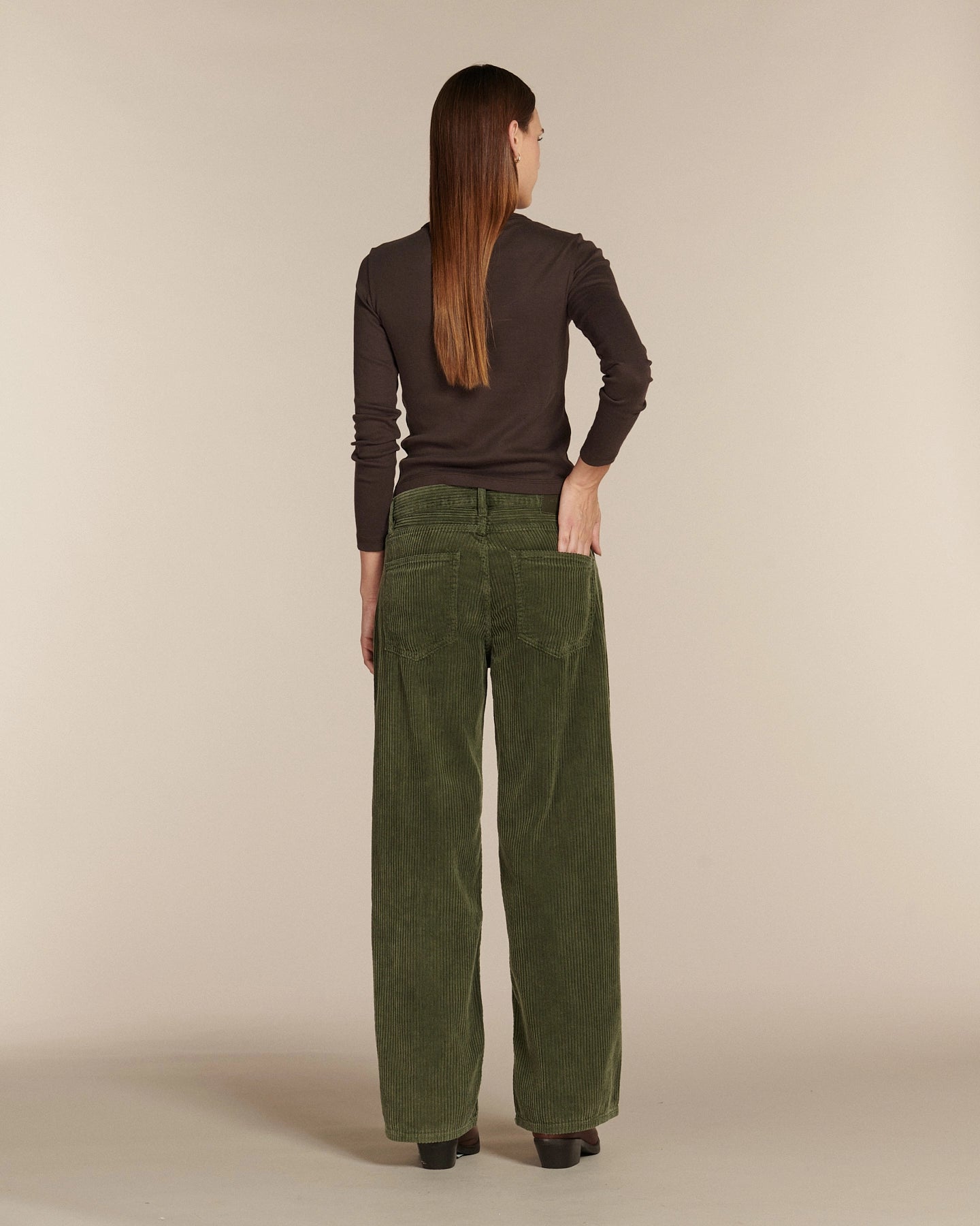 Labdip River Corduroy Dye pantalon velours sauge army coton