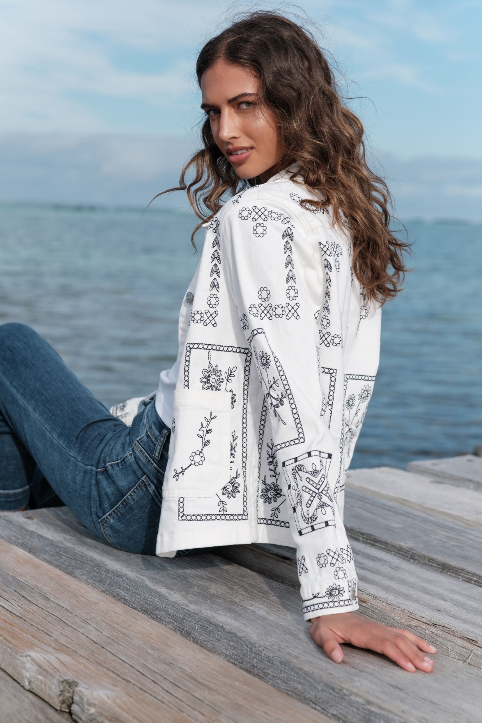 Maison Onado Marine veste droite blanche brodée coton