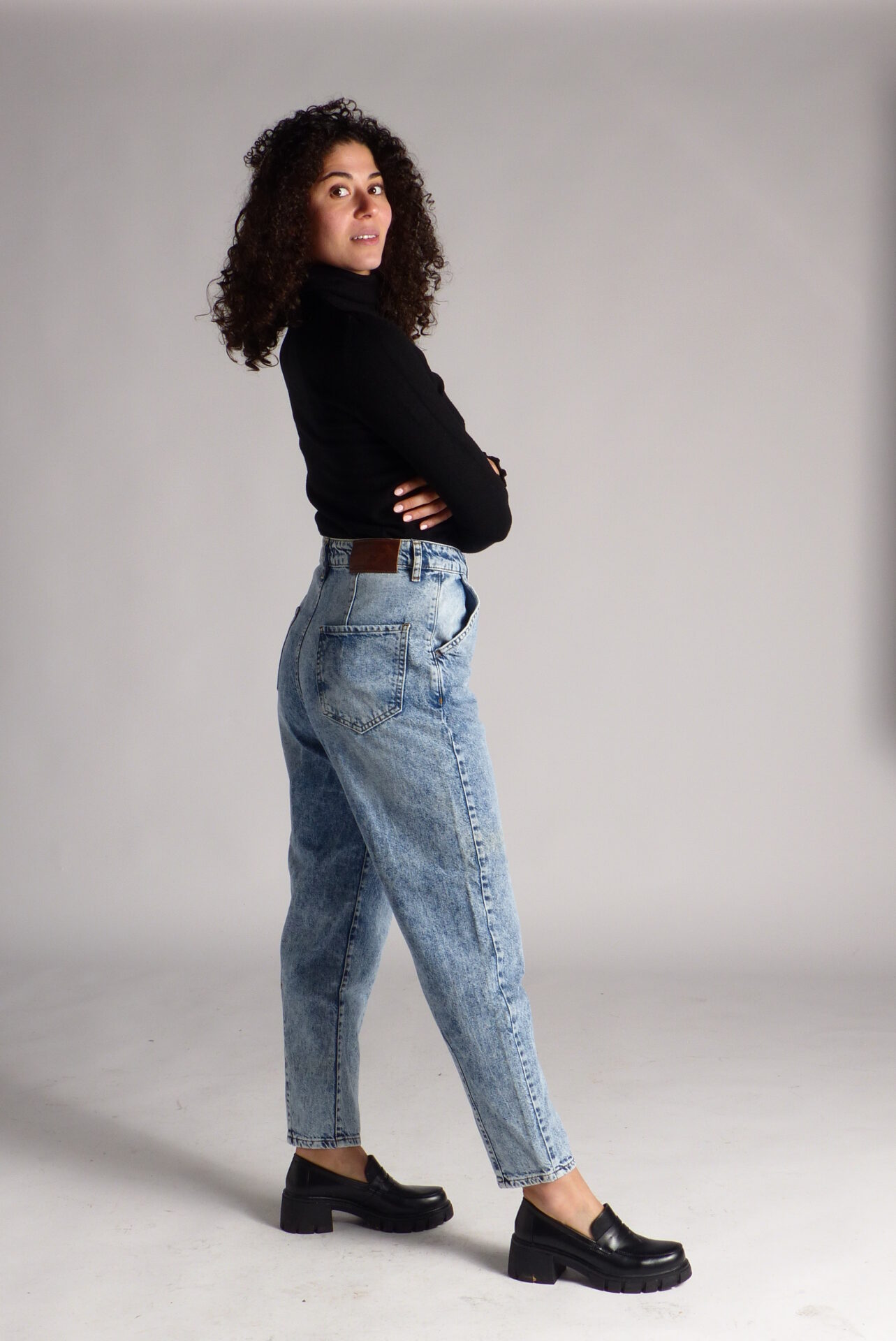 AA Spontané Modern Mom jean mom bleu clair taille haute