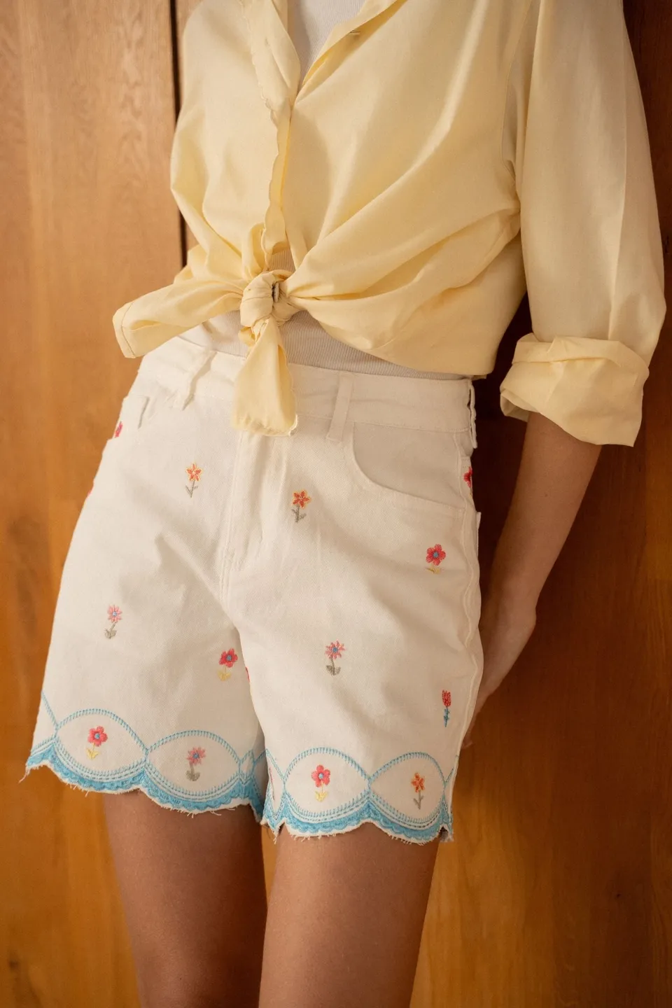 Maison Onado Peppa short écru brodé festonné