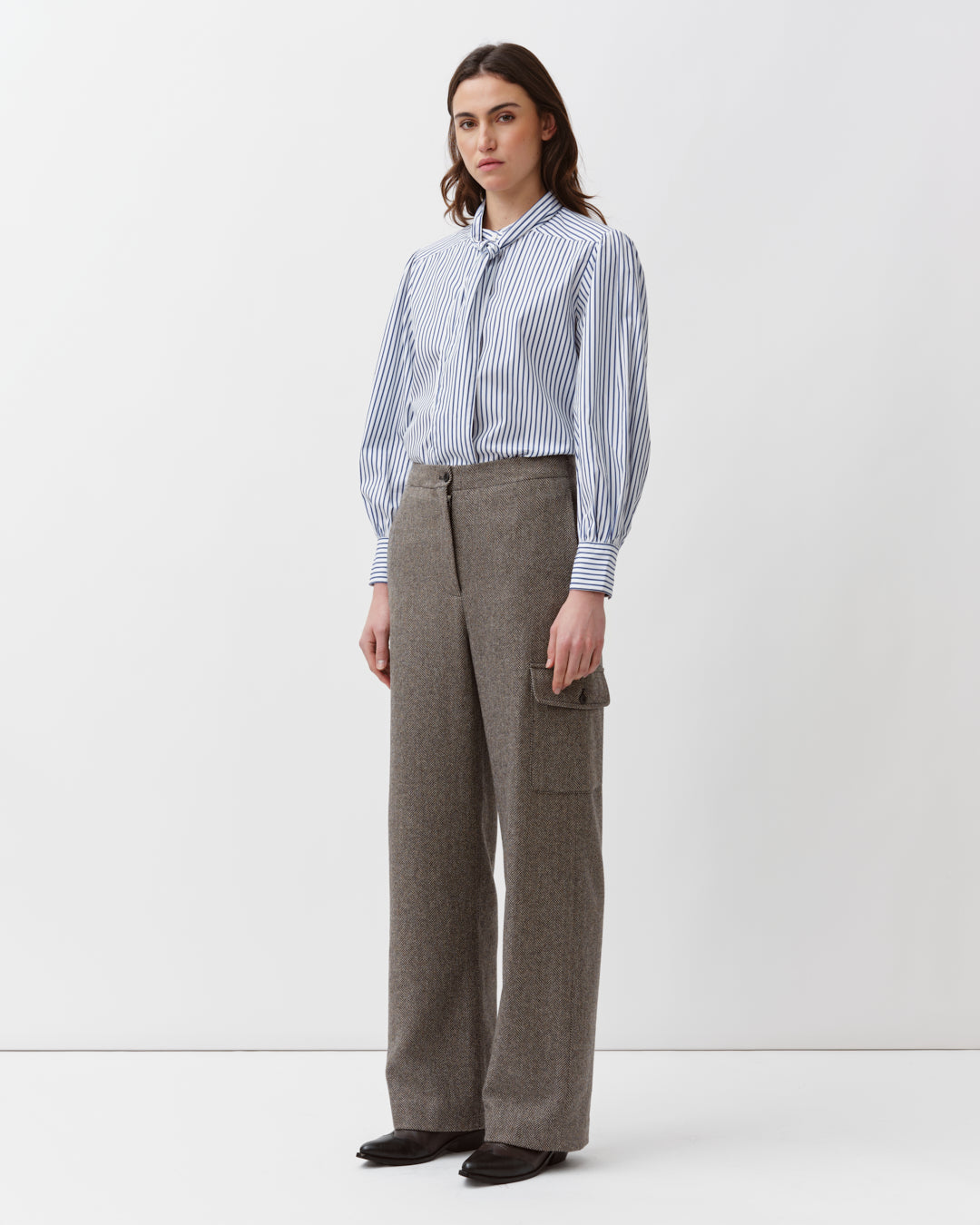 DIEGA PIZOLO pantalon noir écru chevron poches plaquées
