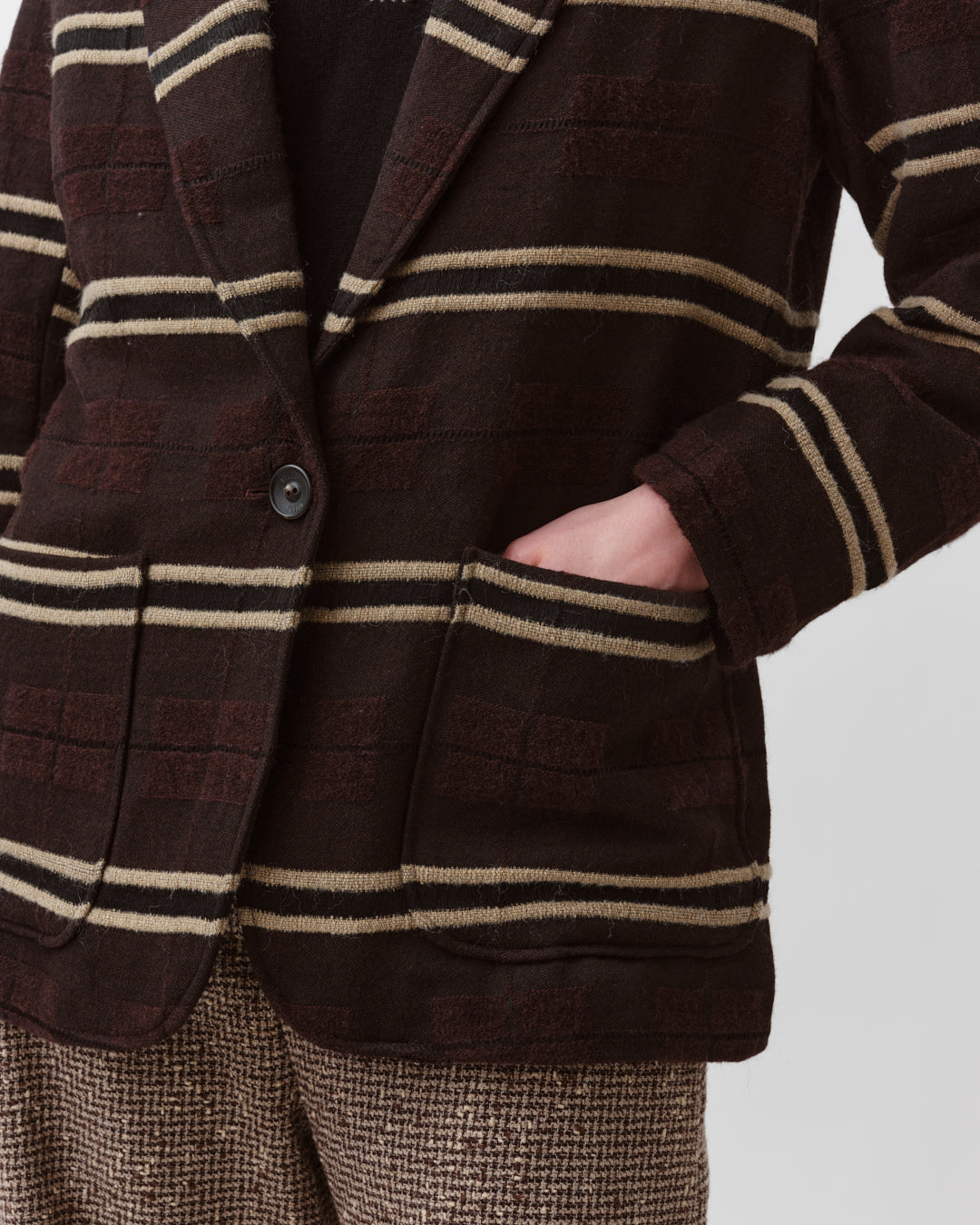 Diega Virato veste jacquard chocolat texture souple