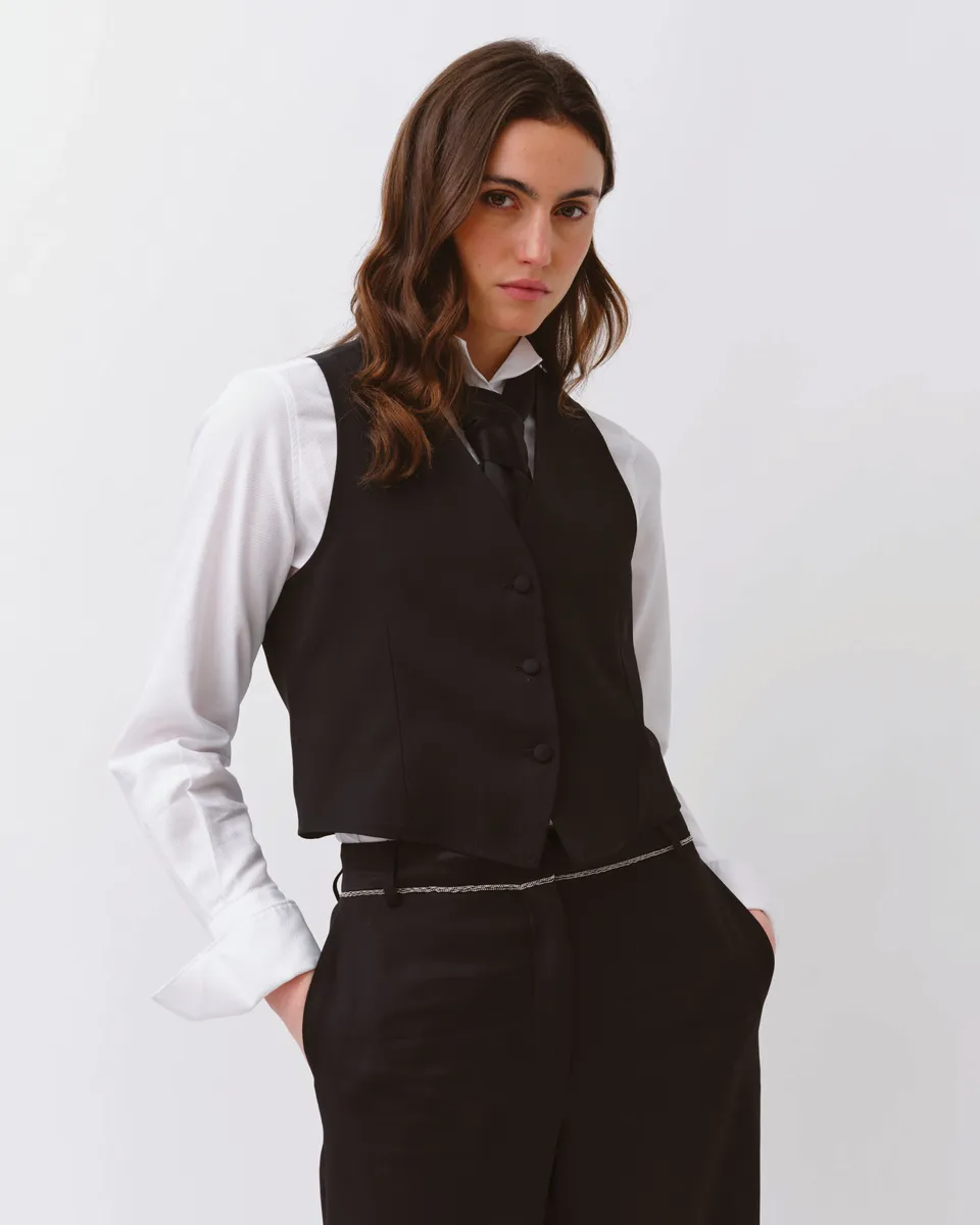 DIEGA GAYO gilet noir col V coupe ajustée
