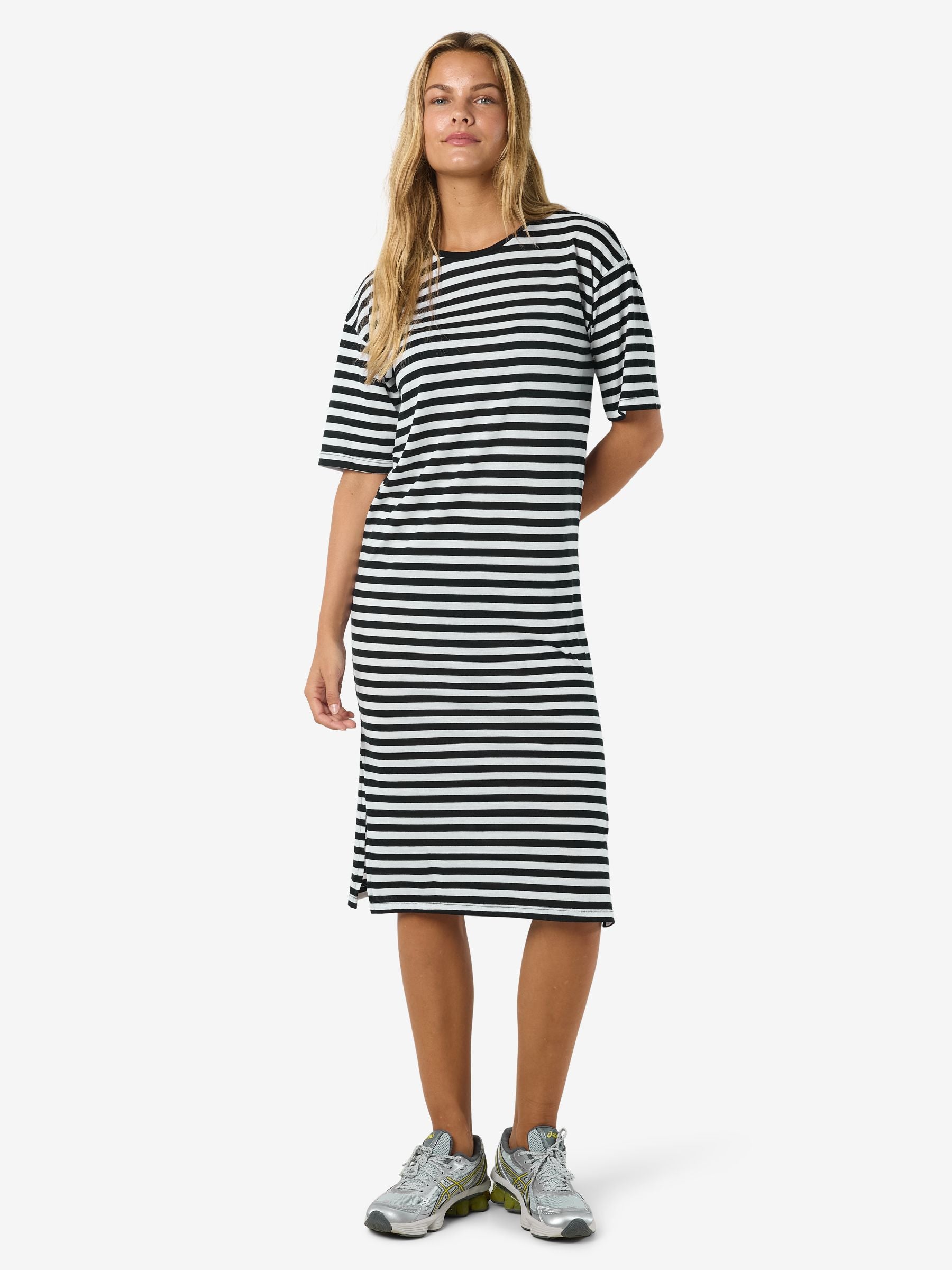 Noisy May robe midi coton manches courtes fentes
