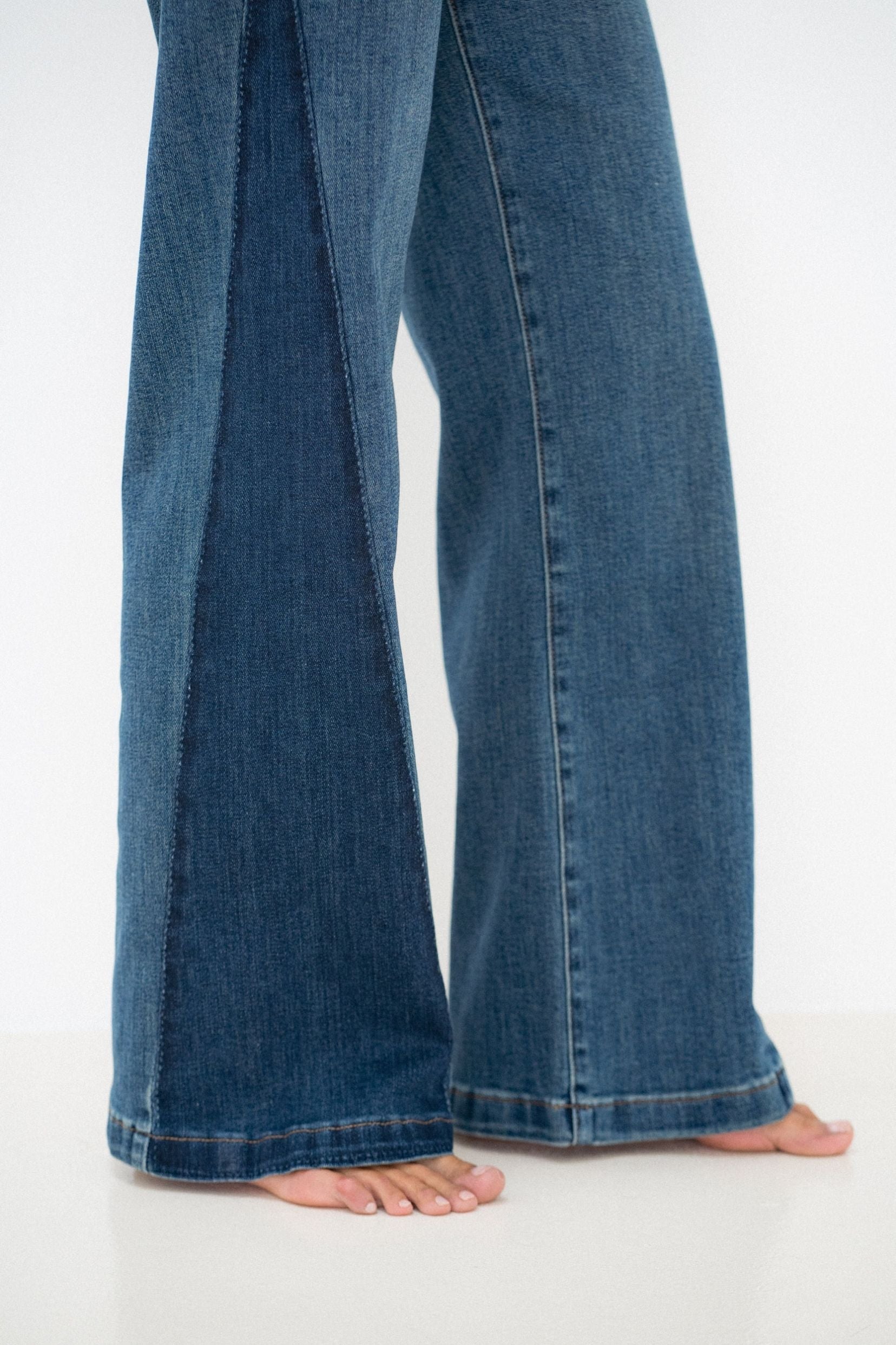 Maison Onado Samuel jean flare bleu délavé stretch