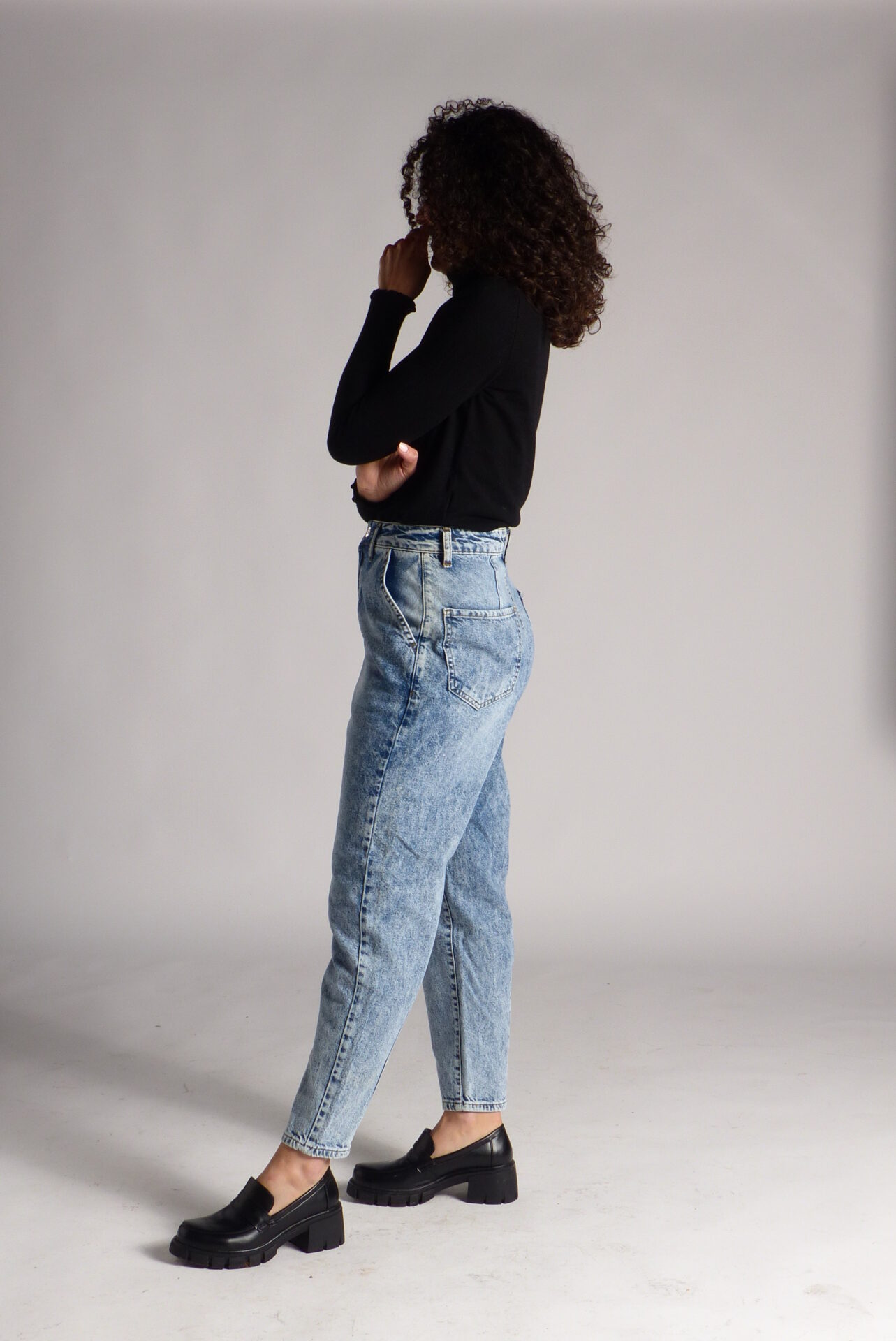 AA Spontané Modern Mom jean mom bleu clair taille haute