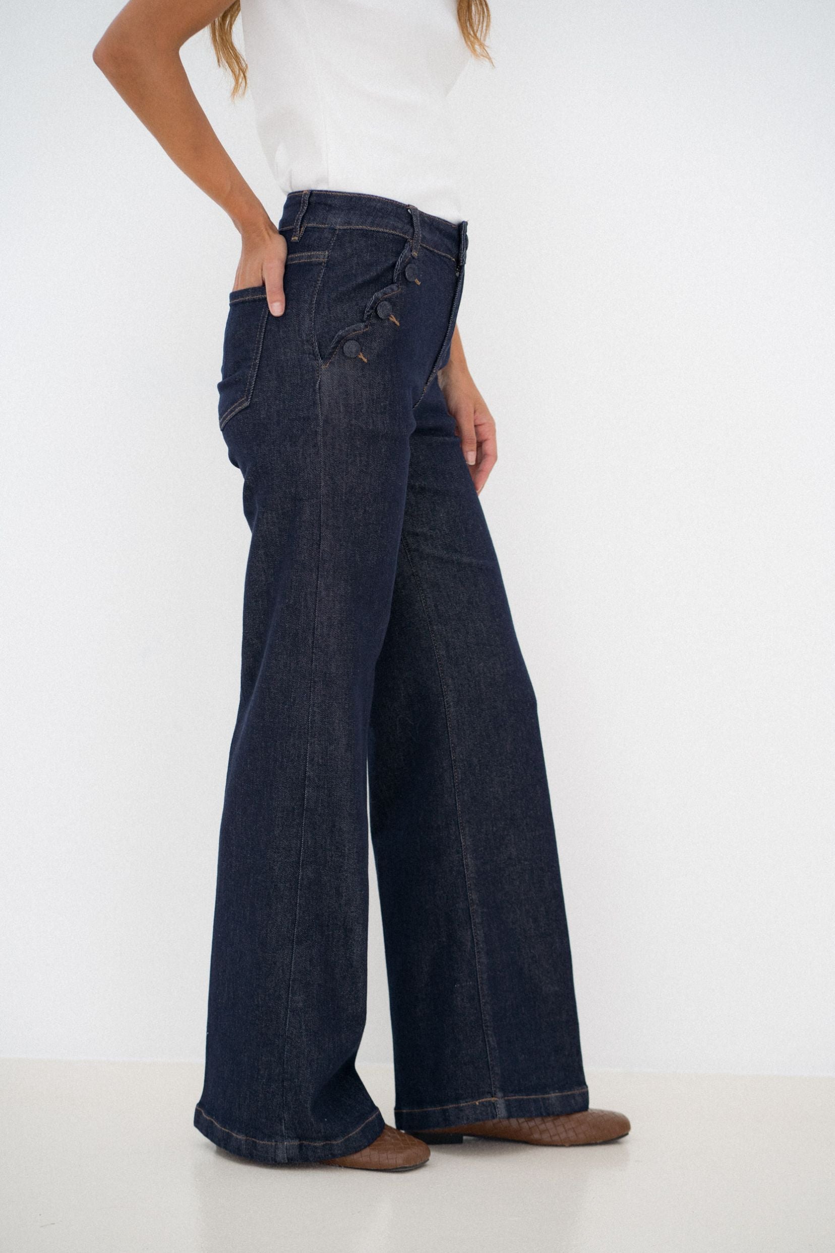 Maison Onado Sam jean droit bleu brut finitions festonnées