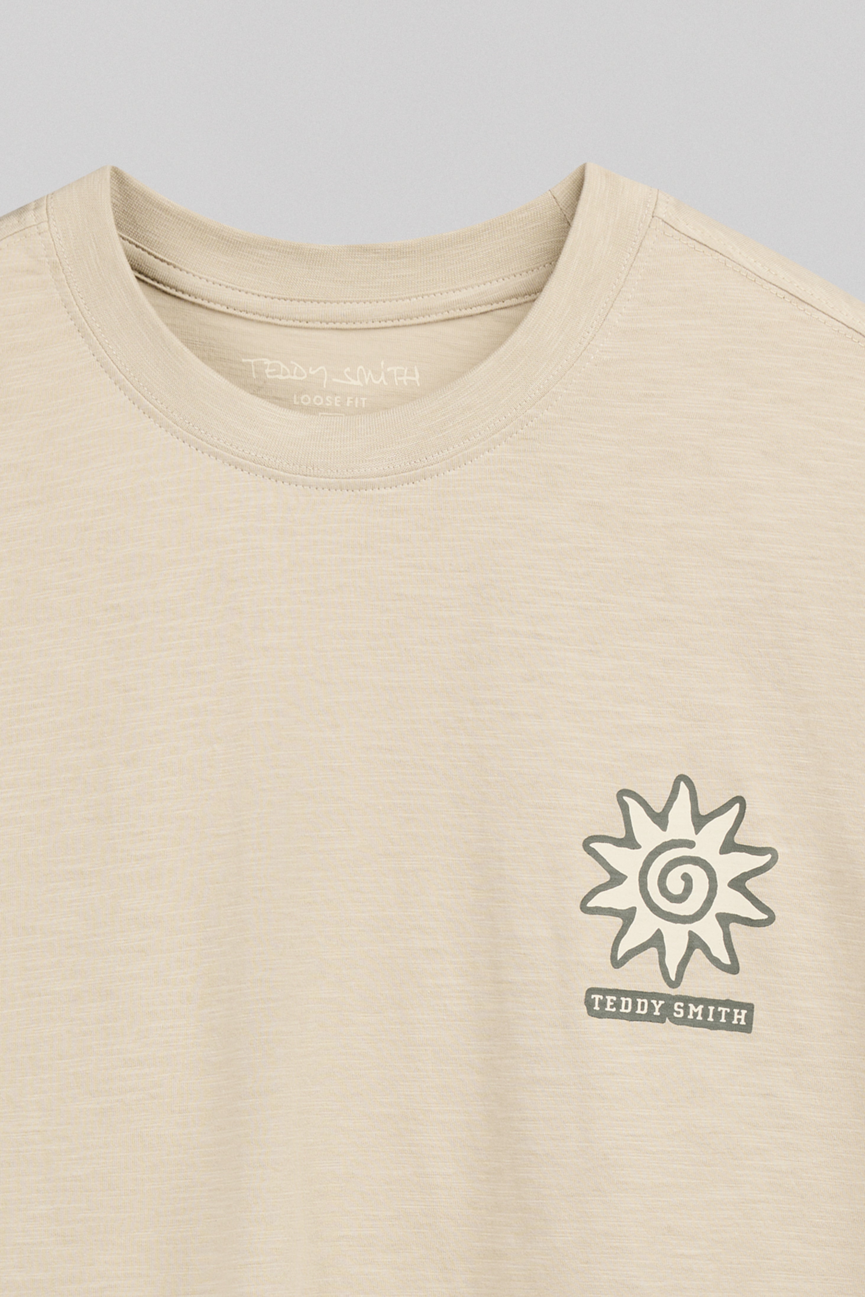 Teddy Smith T-ETHNIC MC t-shirt beige ample imprimé dos