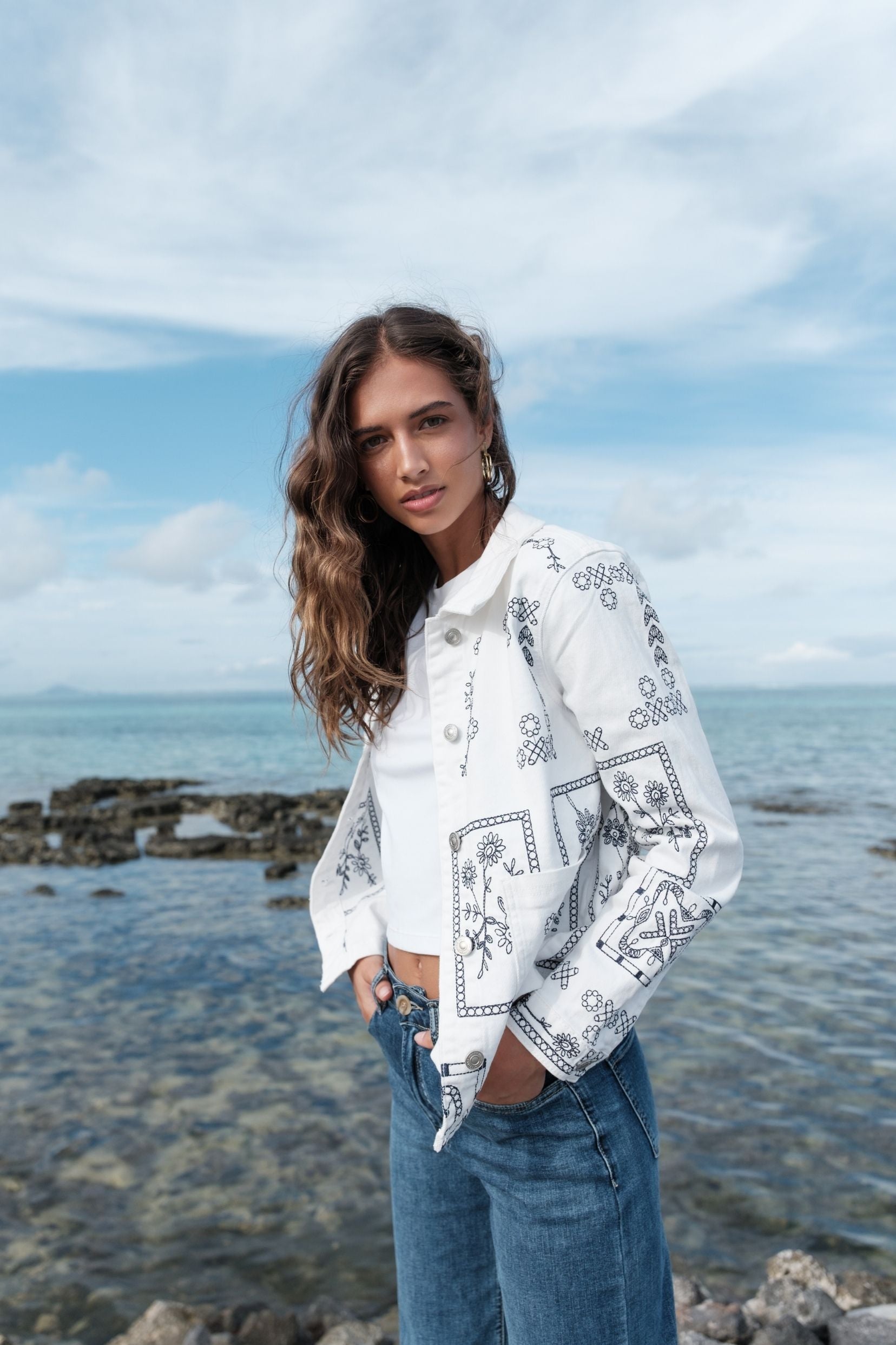 Maison Onado Marine veste droite blanche brodée coton