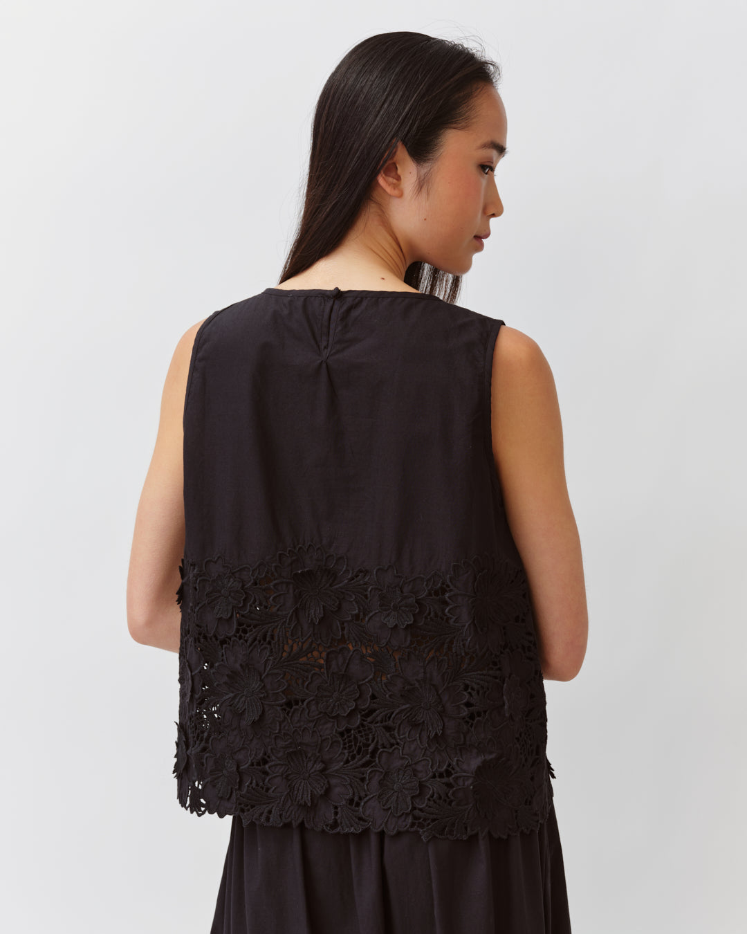 DIEGA TALWO top noir broderie florale