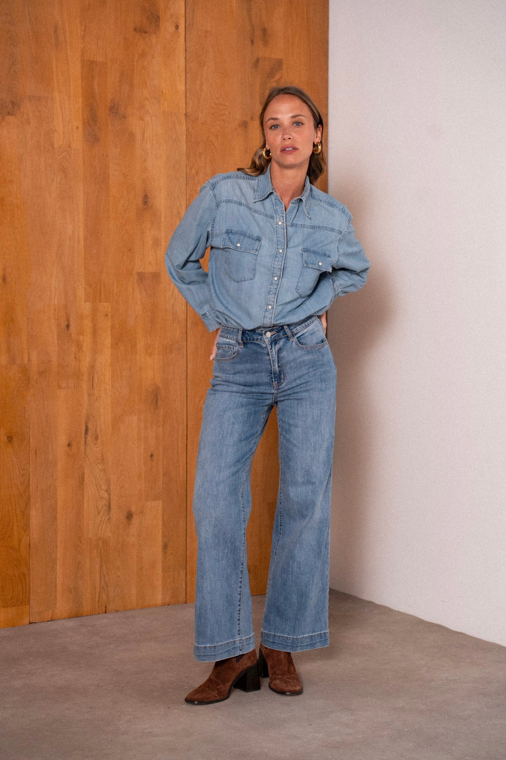 Maison Onado Ariette jean wide leg bleu coupe évasée