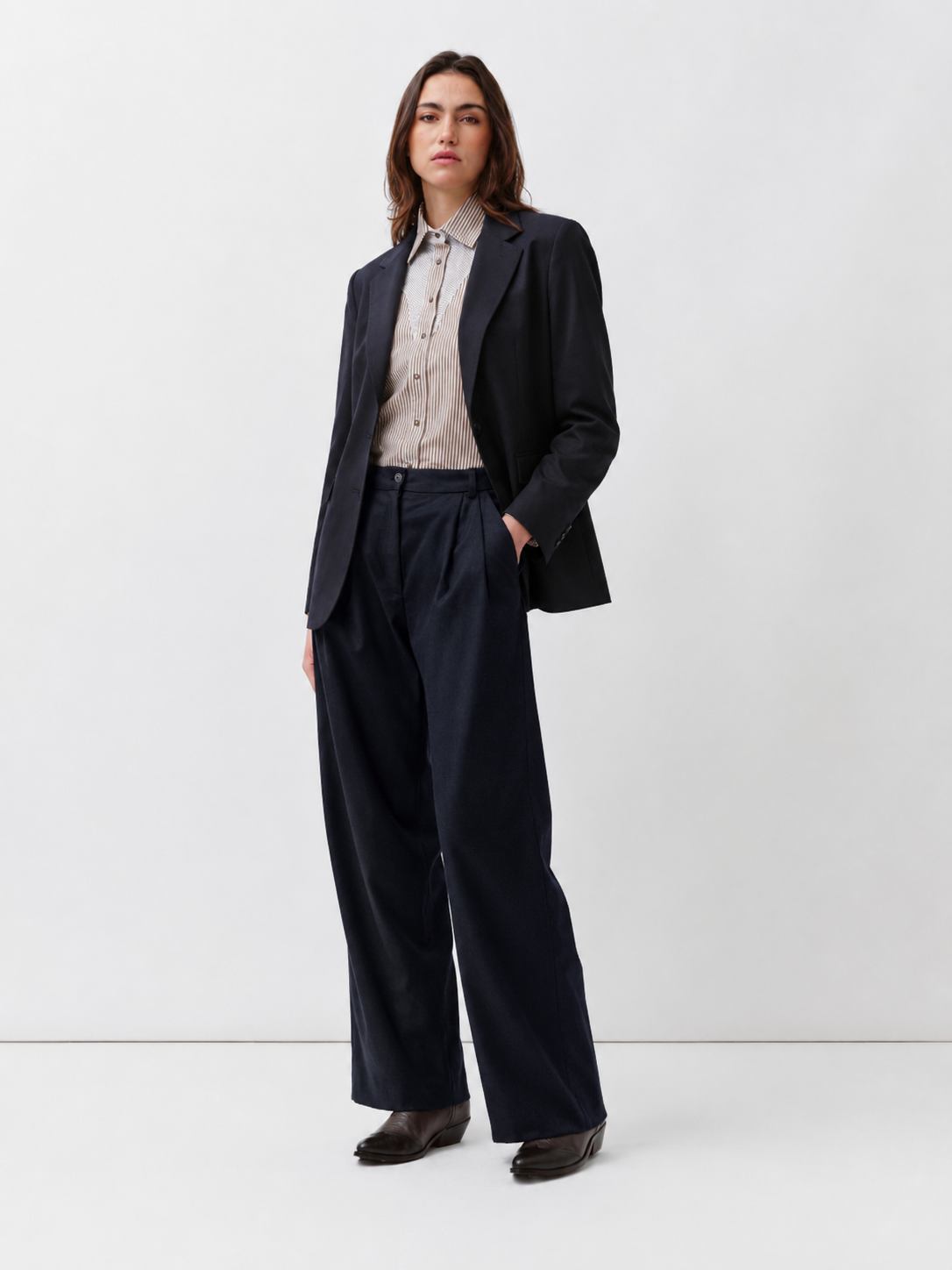 Diega Pavanao pantalon marine ample à plis