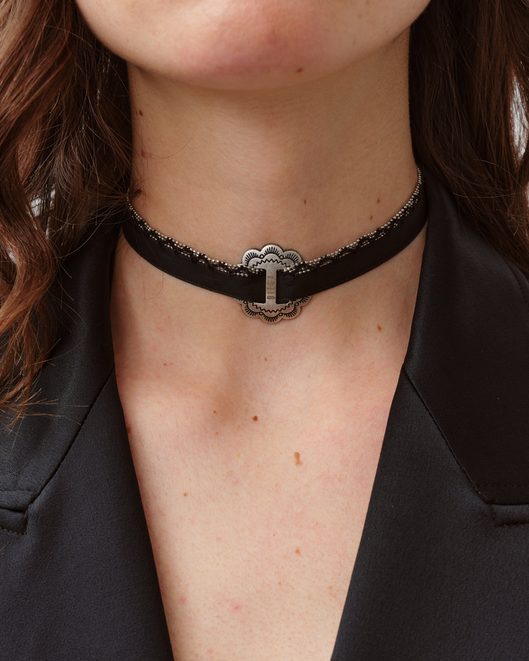 DIEGA COSO collier ruban noir satiné