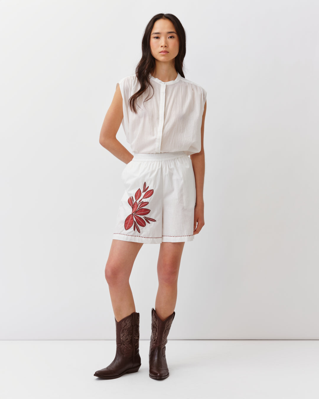 DIEGA SHAWO short rouge blanc brodé élastiqué