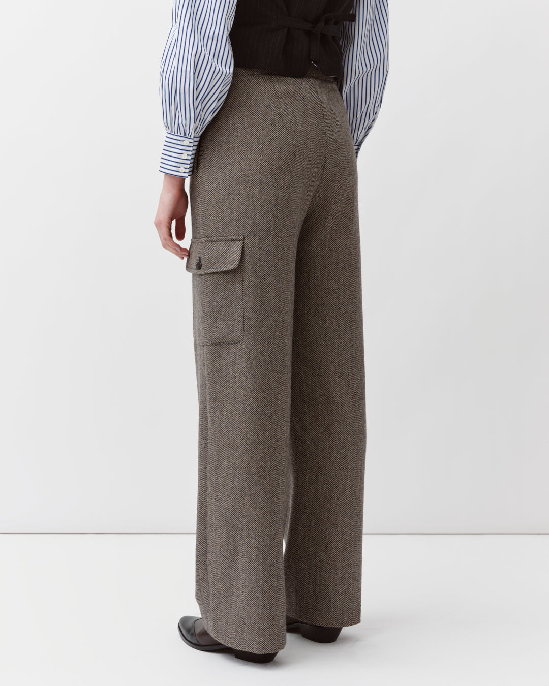 DIEGA PIZOLO pantalon noir écru chevron poches plaquées