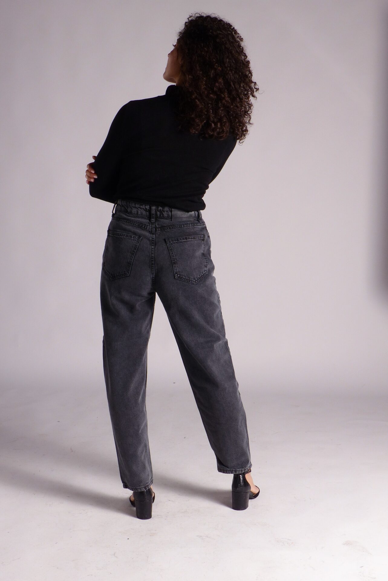 AA Spontané Rétro Mom 80's jean mom noir délavé 100% coton