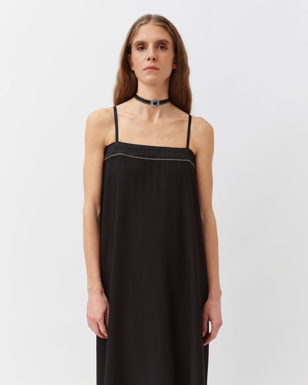 Diega Revo robe femme longue noire bretelles évasée
