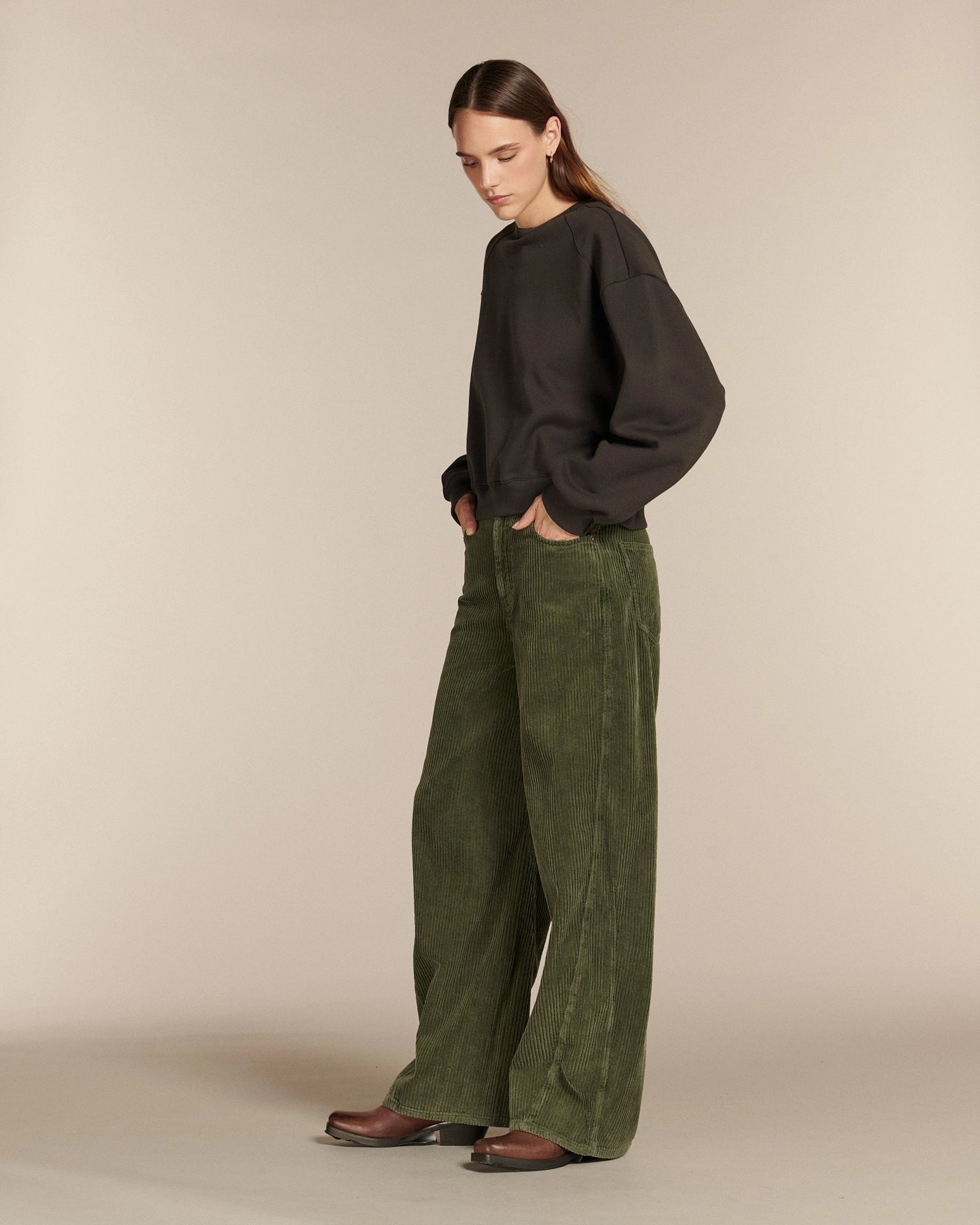 Labdip Orson Corduroy Dye pantalon velours army sage barrel