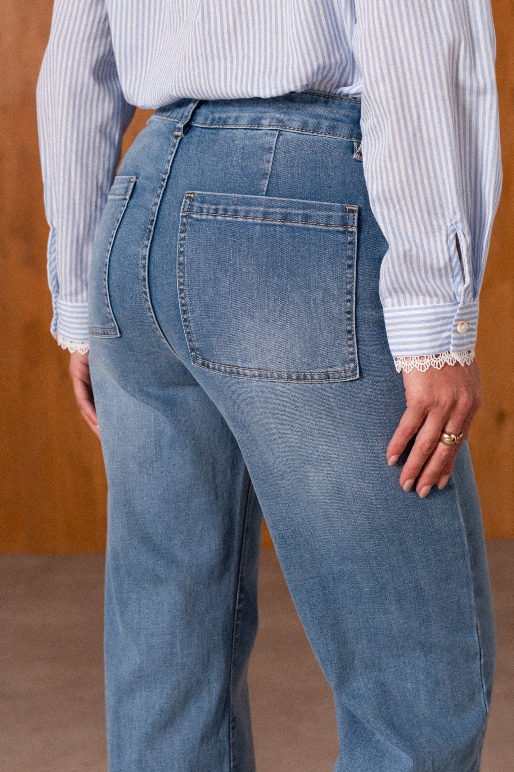 Maison Onado Elaine jean wide leg bleu délavé frangé
