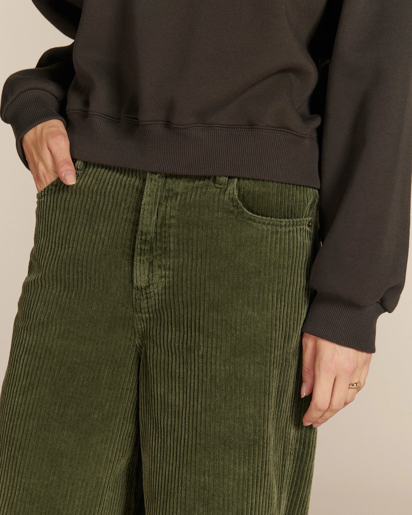 Labdip Orson Corduroy Dye pantalon velours army sage barrel