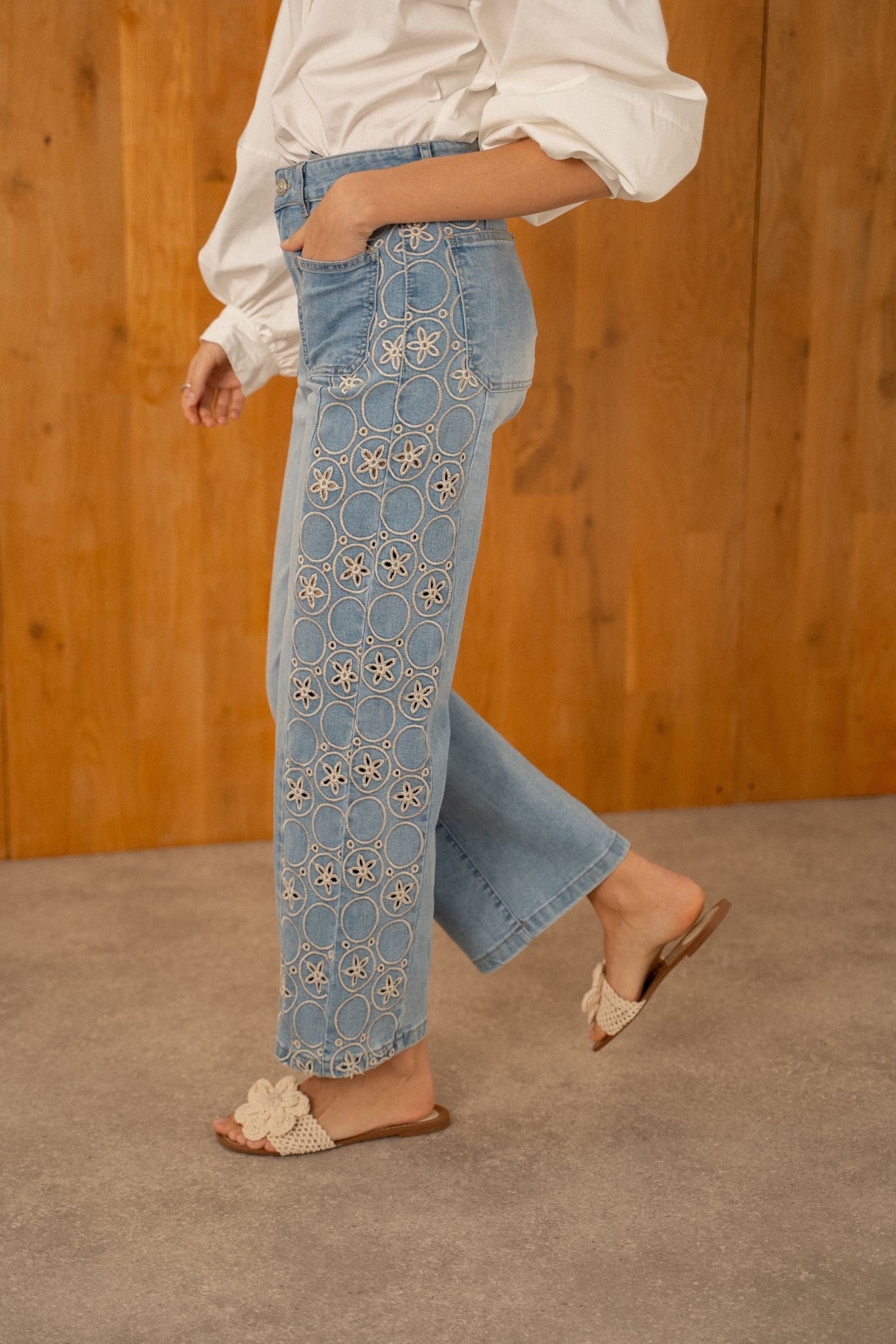 Maison Onado Héloïse jean wide leg bleu délavé brodé