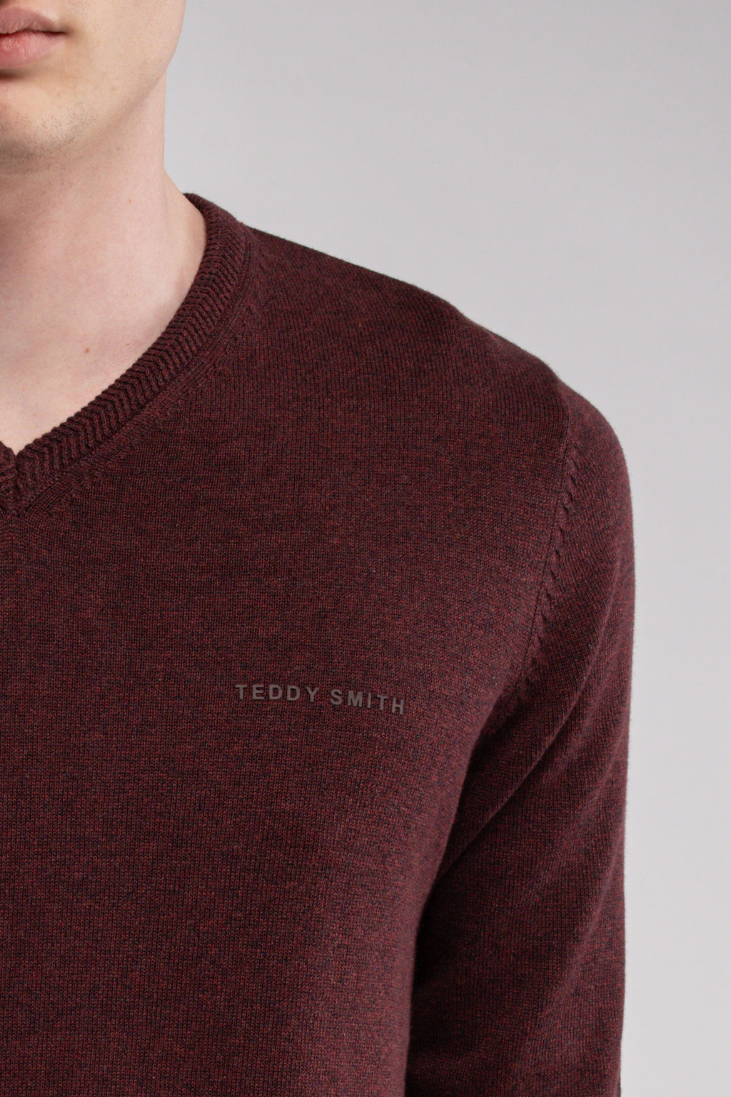 Teddy Smith Pulser 3 pull bordeaux foncé col V