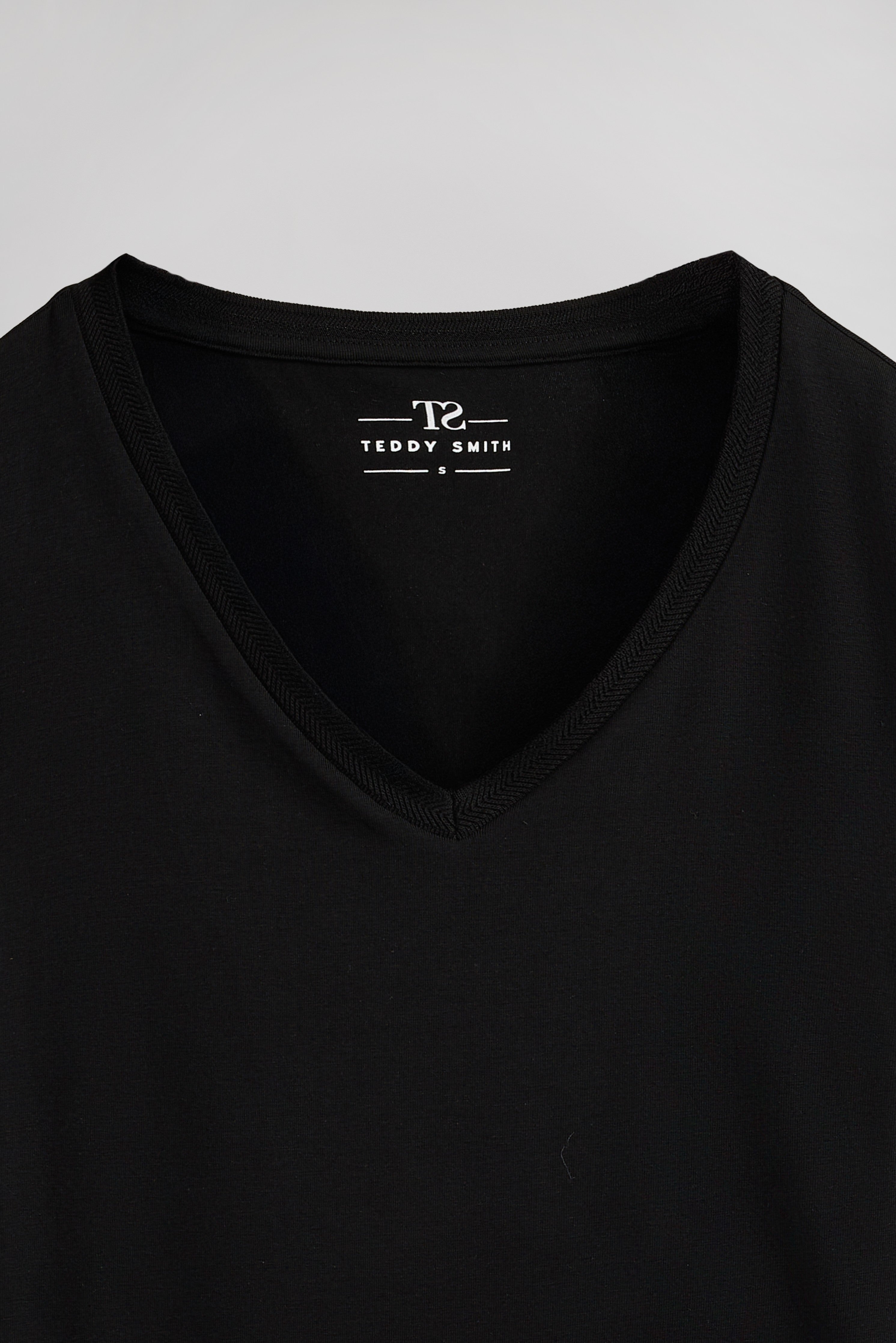 Teddy Smith T-Mia MC t-shirt col V noir coton modal