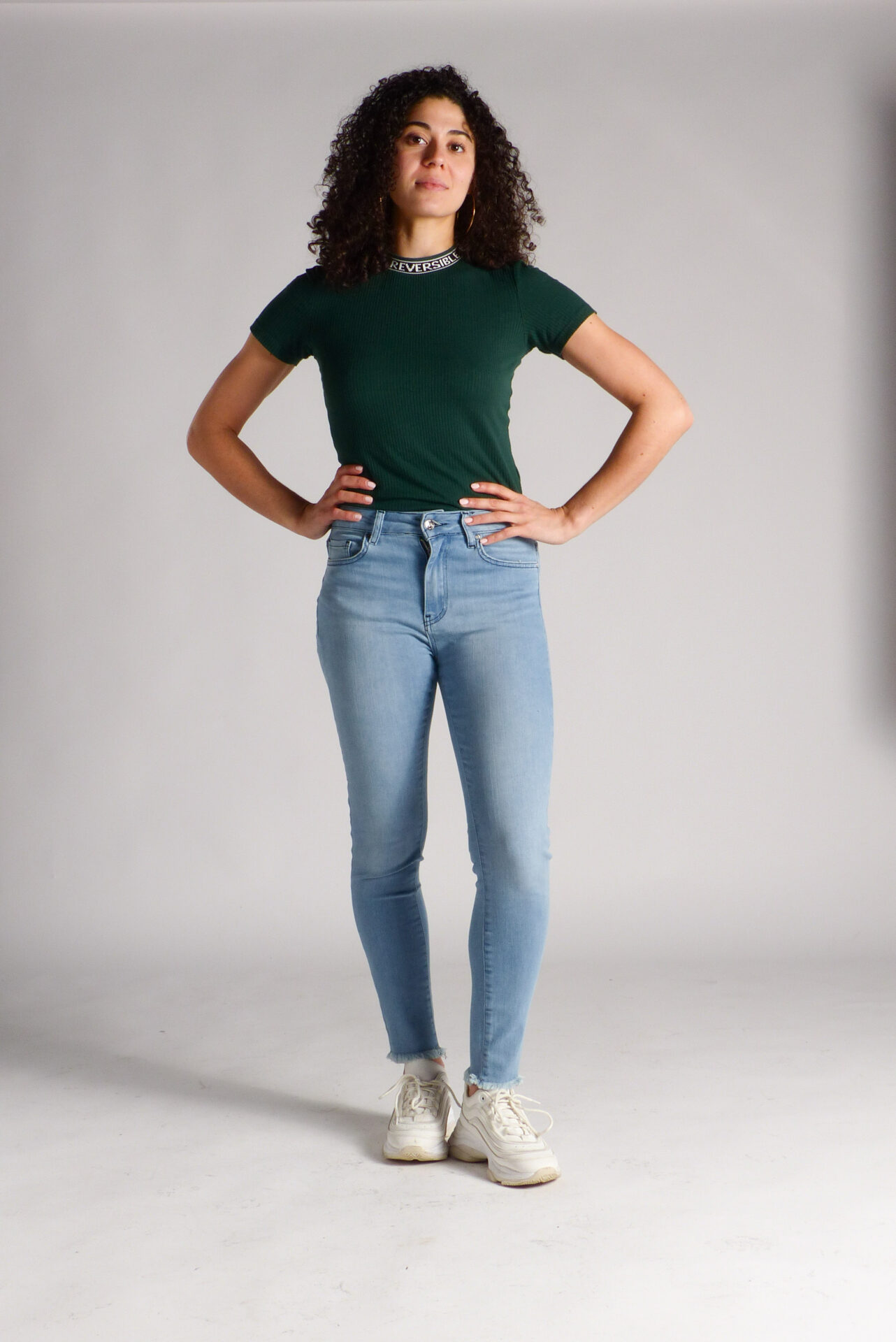 AA Spontané Skinny Effiloché jean bleu clair chevilles