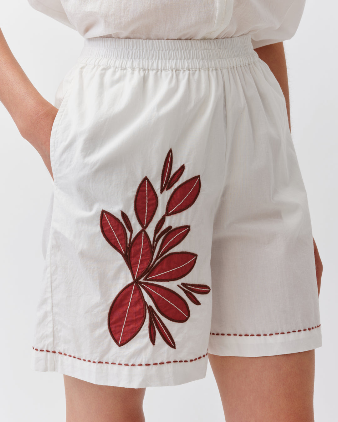 DIEGA SHAWO short rouge blanc brodé élastiqué