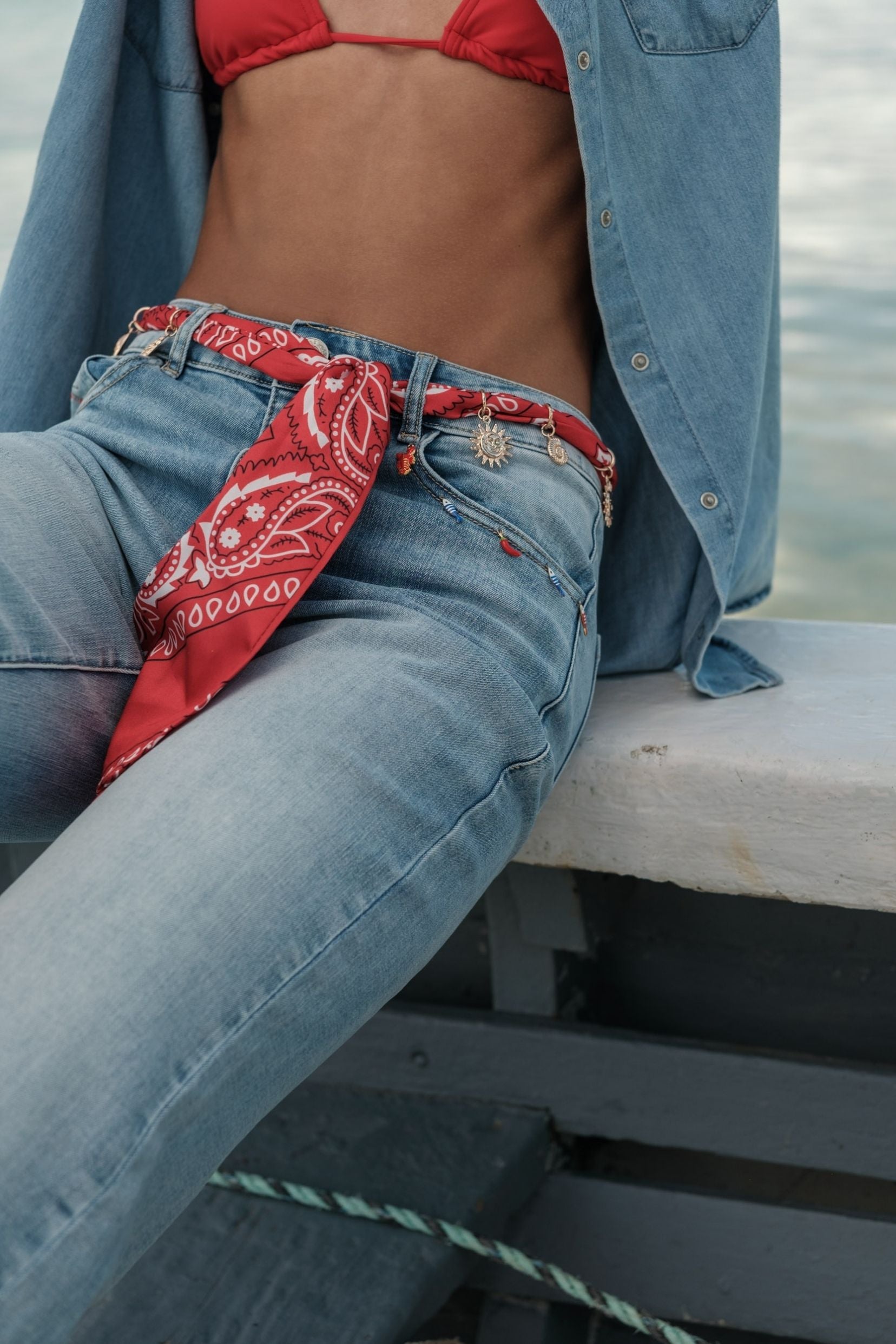 Maison Onado Bandana jean droit délavé ceinture