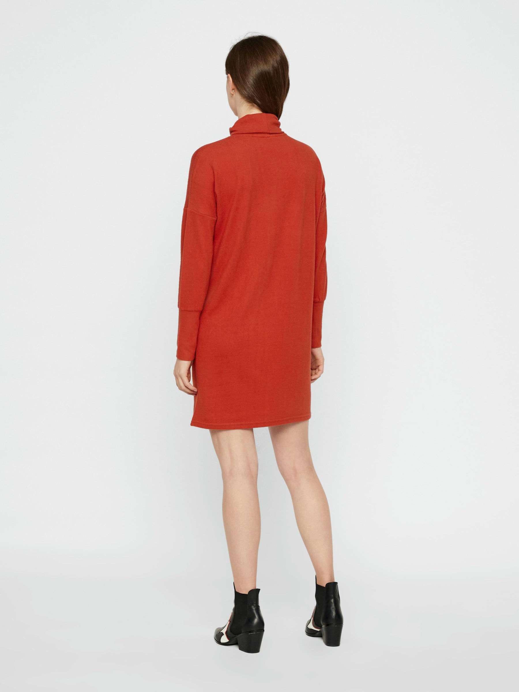 Noisy May robe courte col montant molletonnée stretch