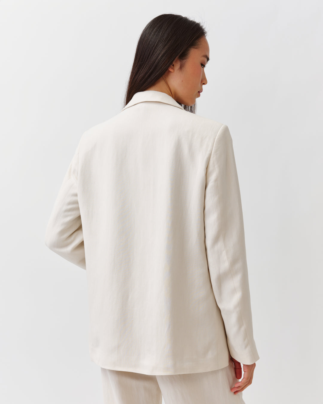 Diega Viaregio veste tailleur écru droite