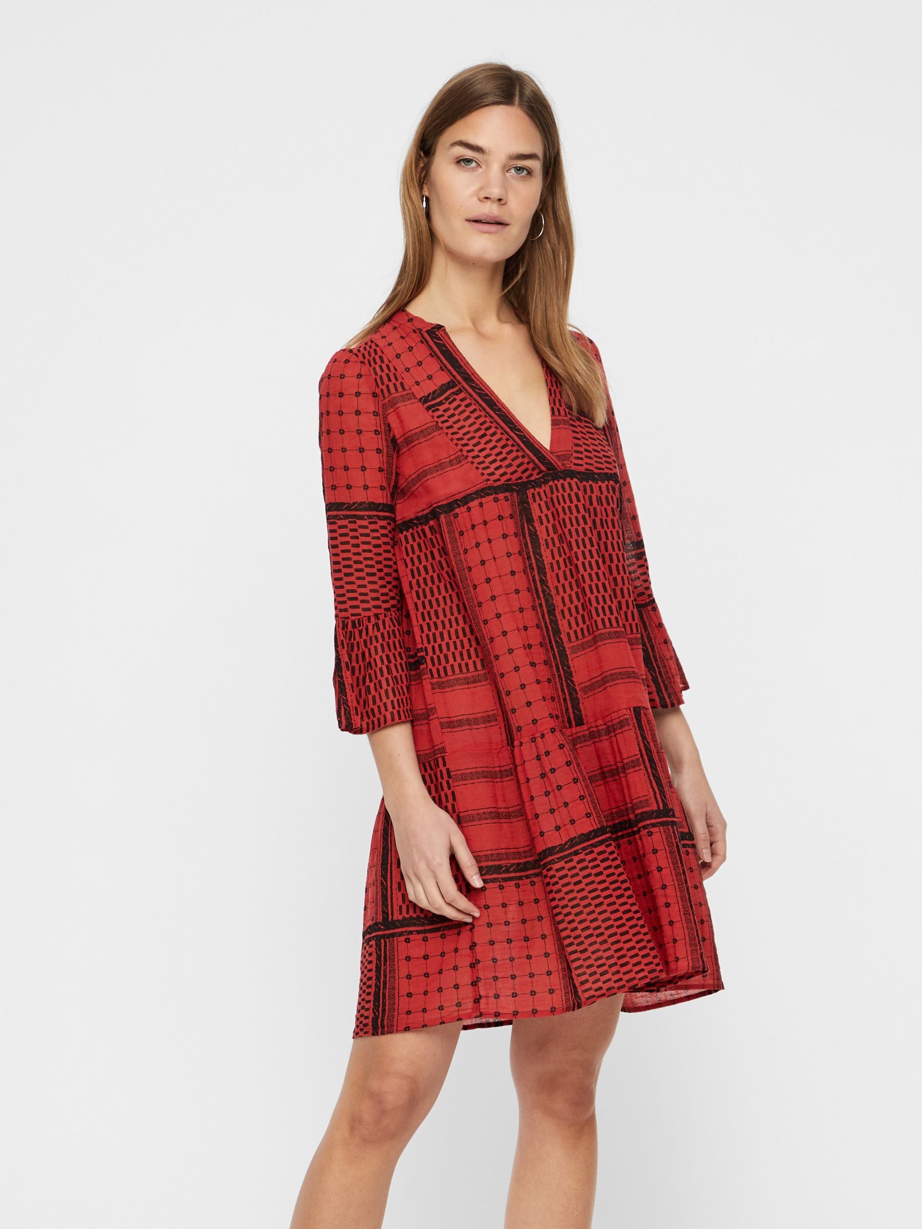 Noisy May robe courte imprimée col V manches 3/4