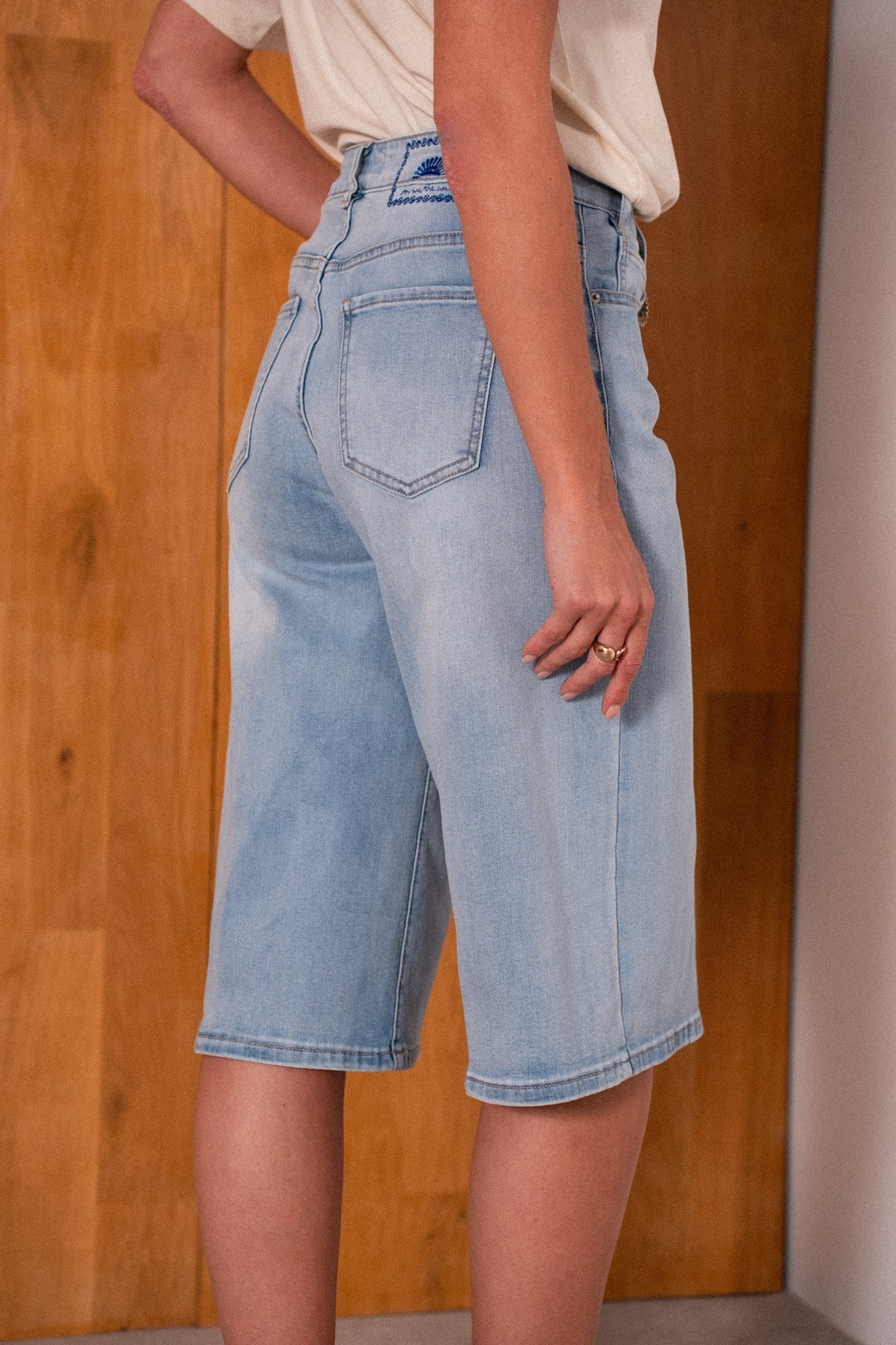 Maison Onado Max bermuda jean bleu clair ample