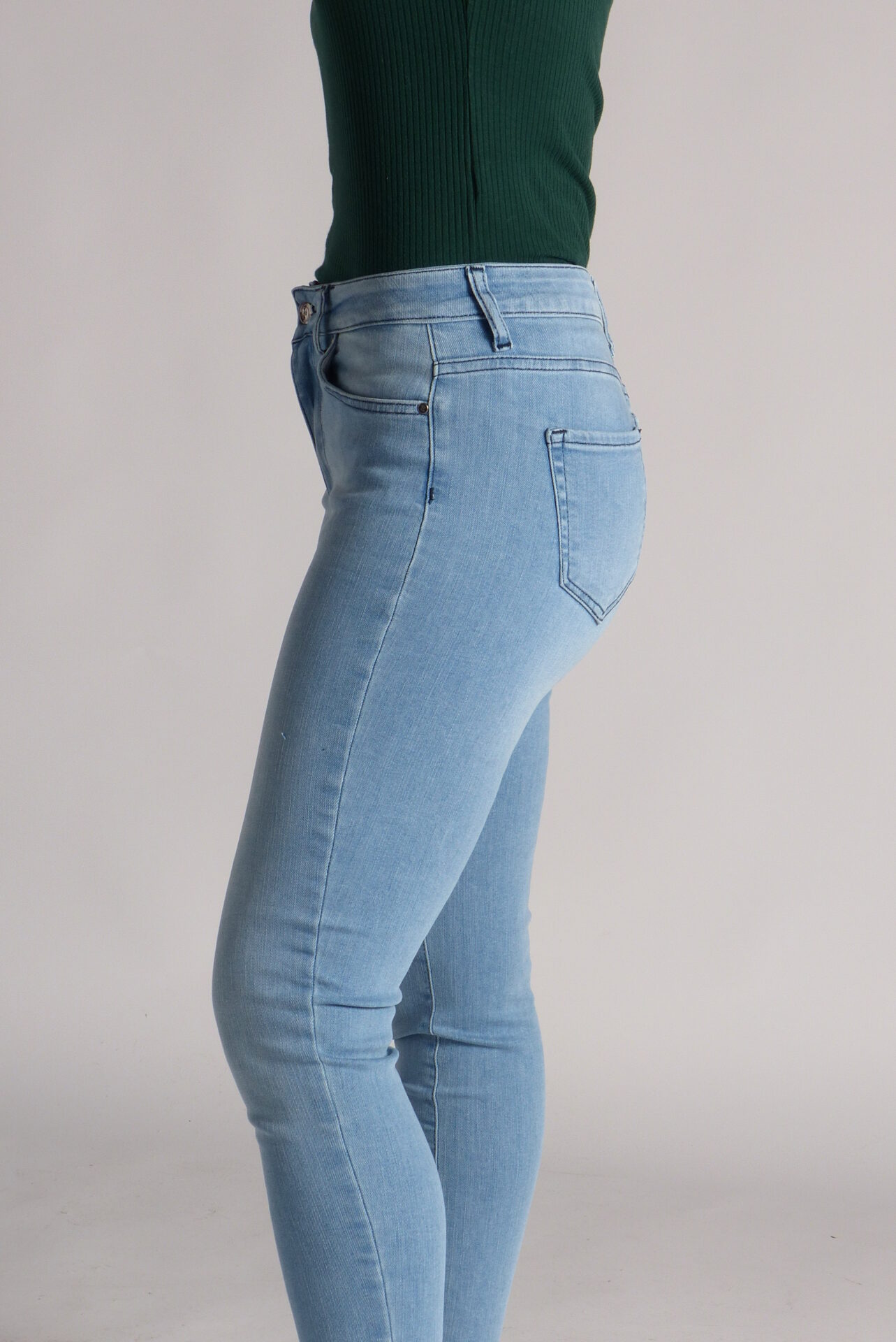 AA Spontané Skinny Effiloché jean bleu clair chevilles
