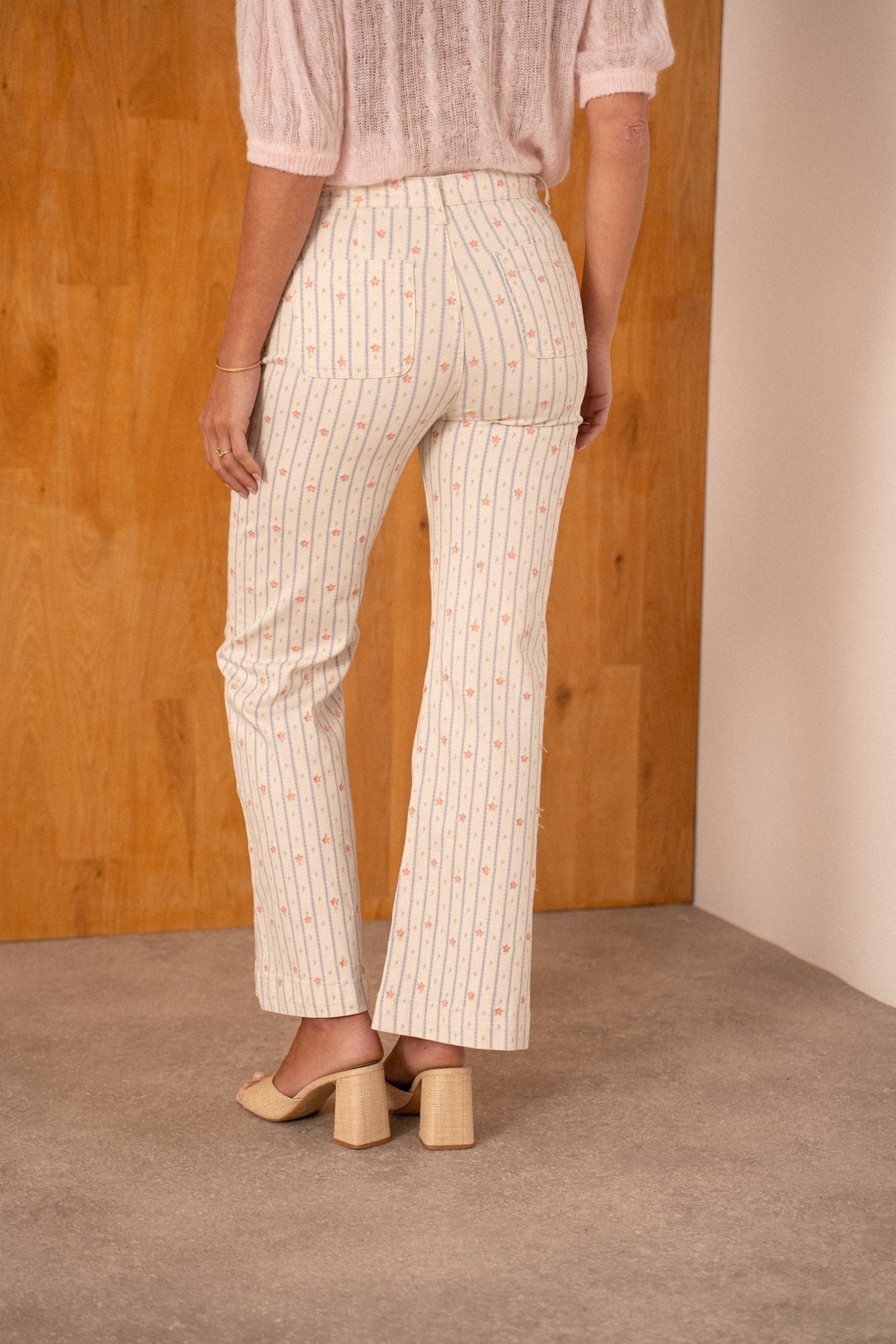 Maison Onado Maddi jean droit écru brodé fleurs