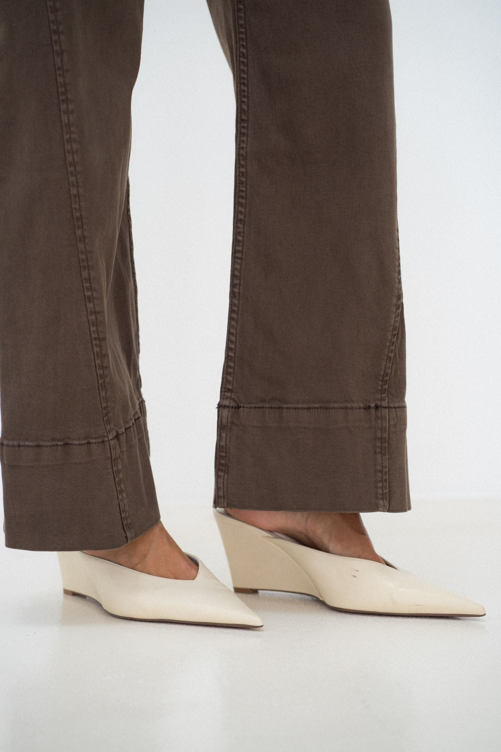Maison Onado Gaia jean wide leg chocolat avec ceinture
