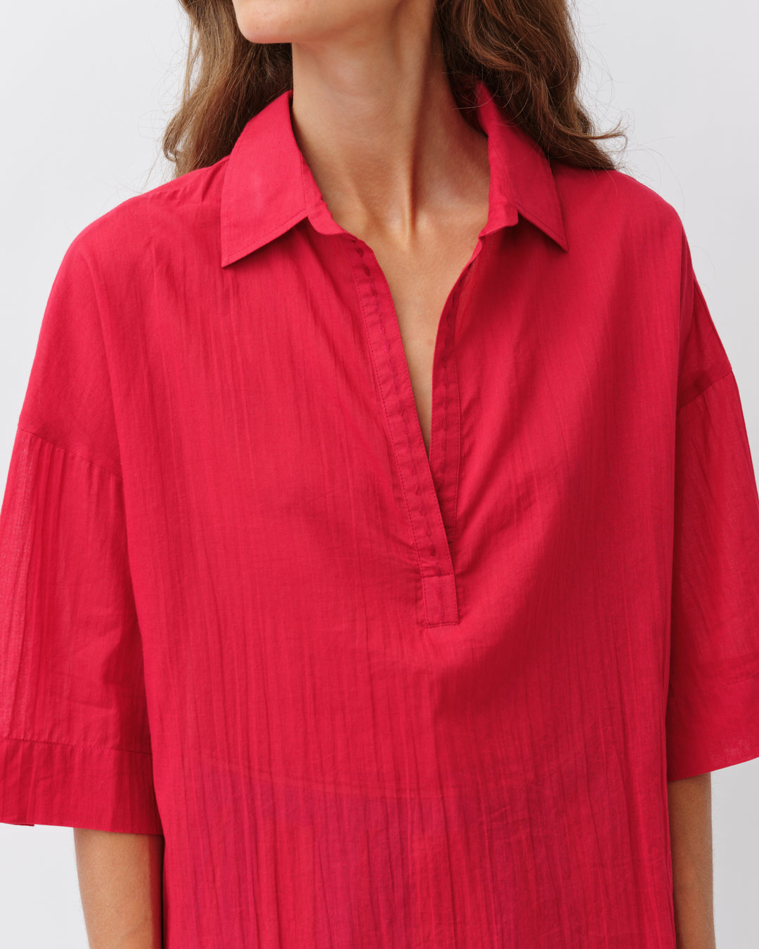 Diega Tifana top chemise rouge col ouvert fluide