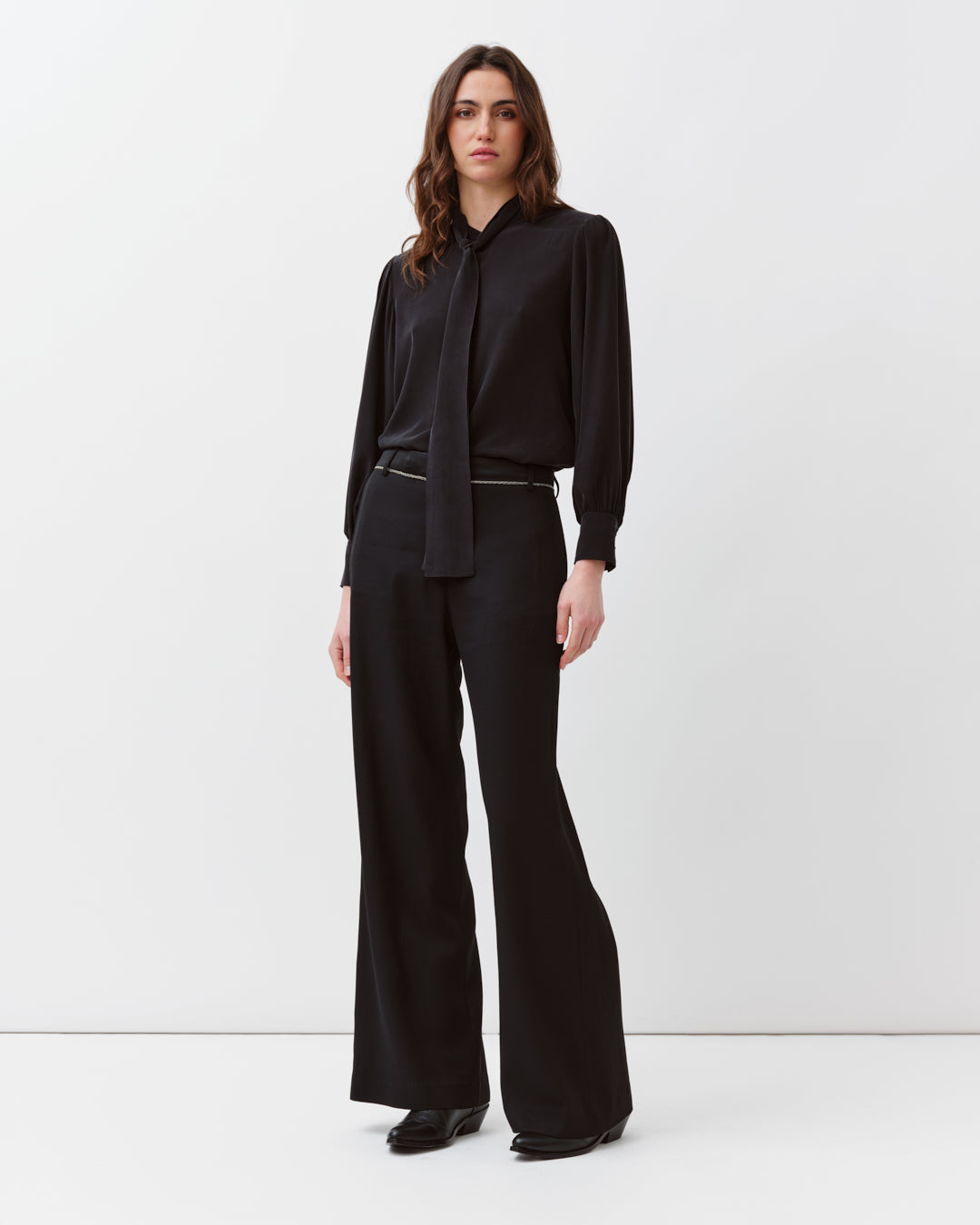 Diega Colza chemise noire soie coupe épurée