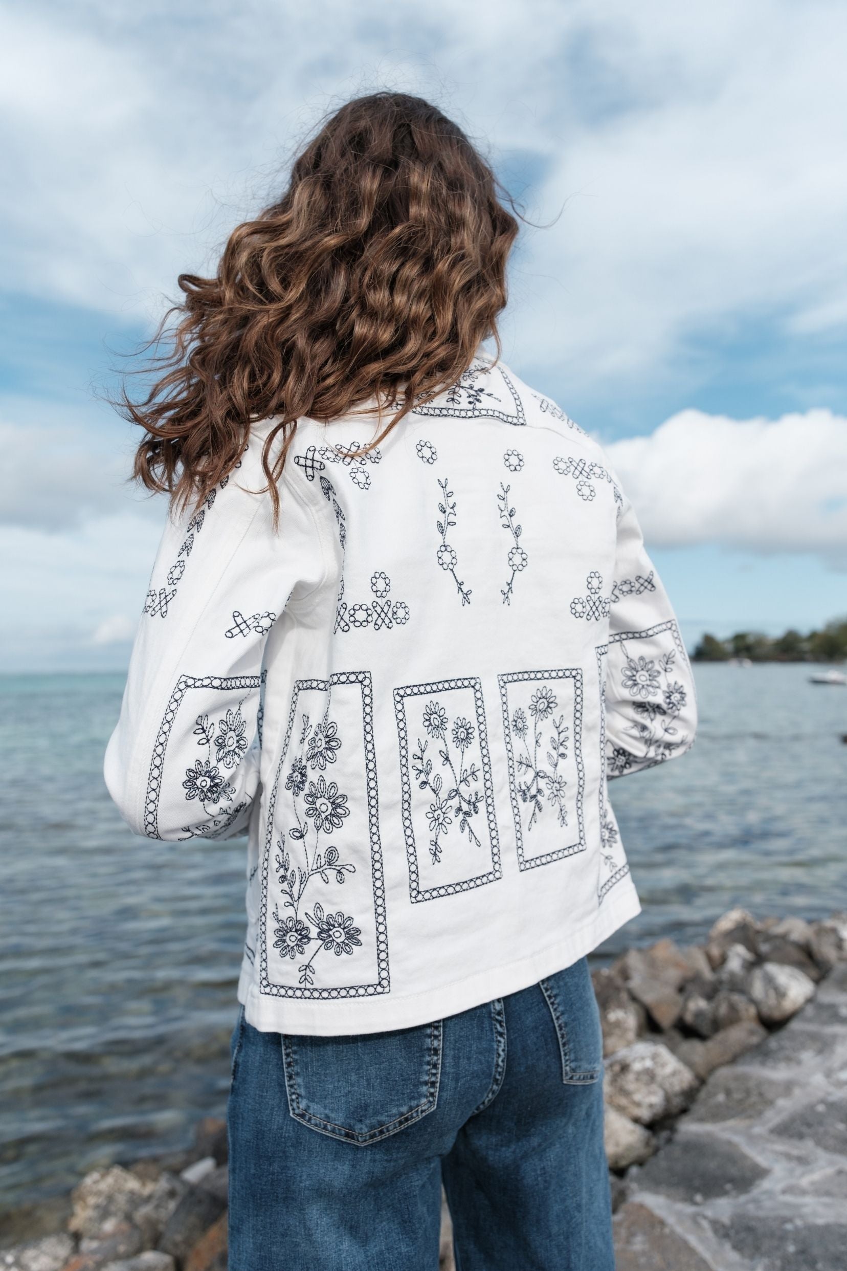 Maison Onado Marine veste droite blanche brodée coton