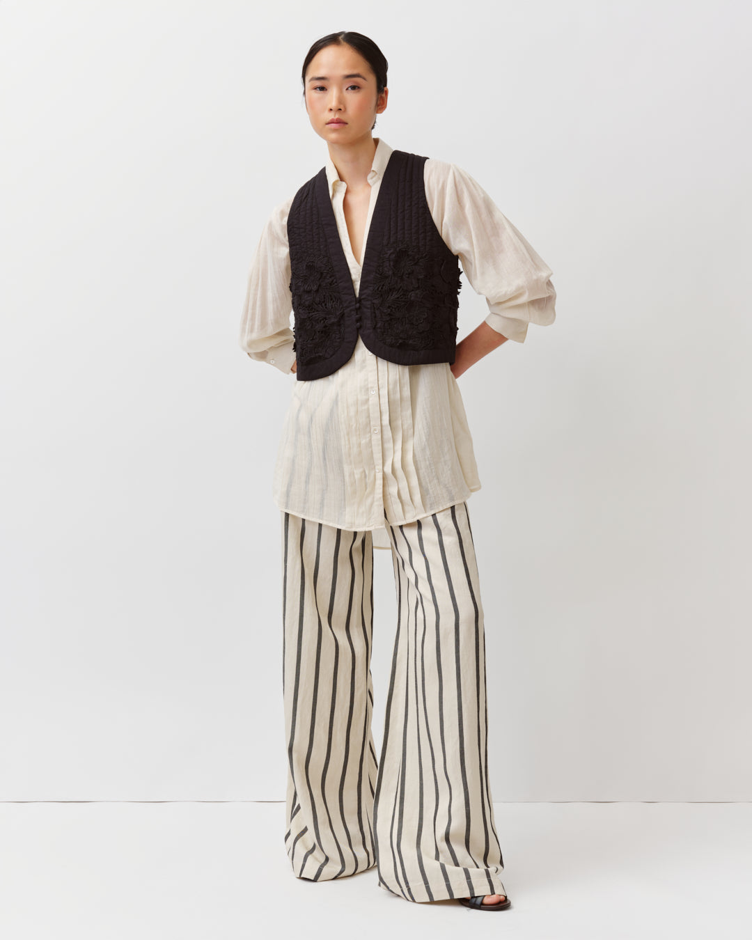 DIEGA GEMIO gilet broderie florale noir